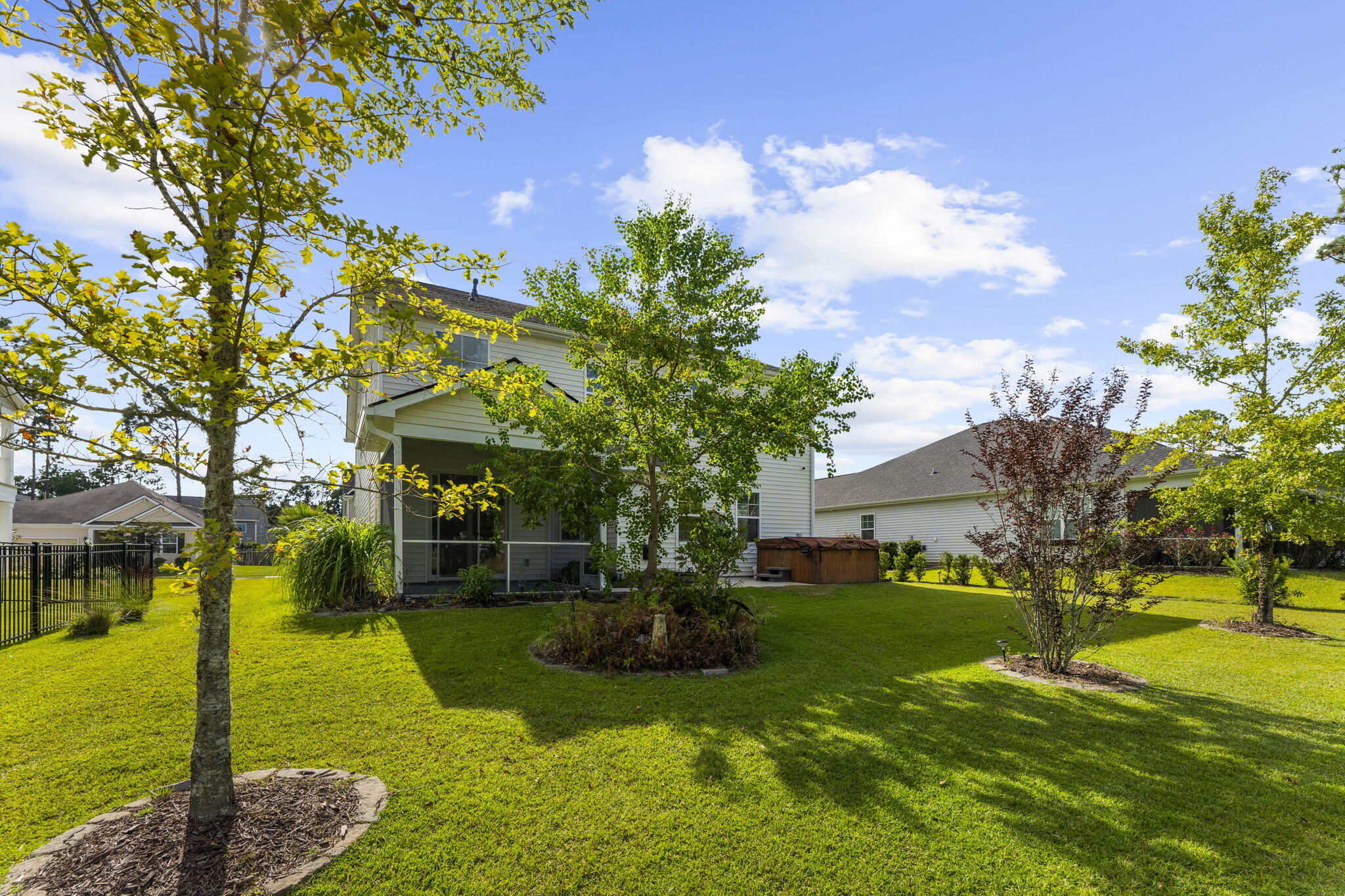 2512 Hummingbird Lane