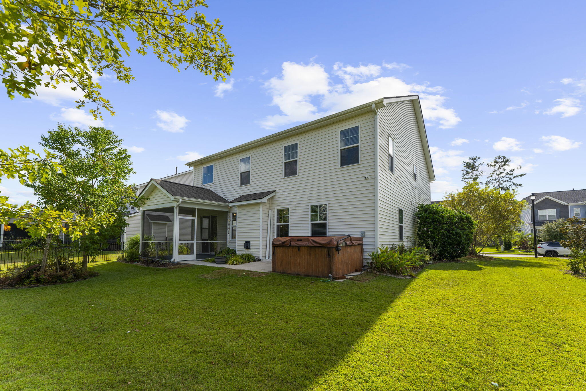 2512 Hummingbird Lane