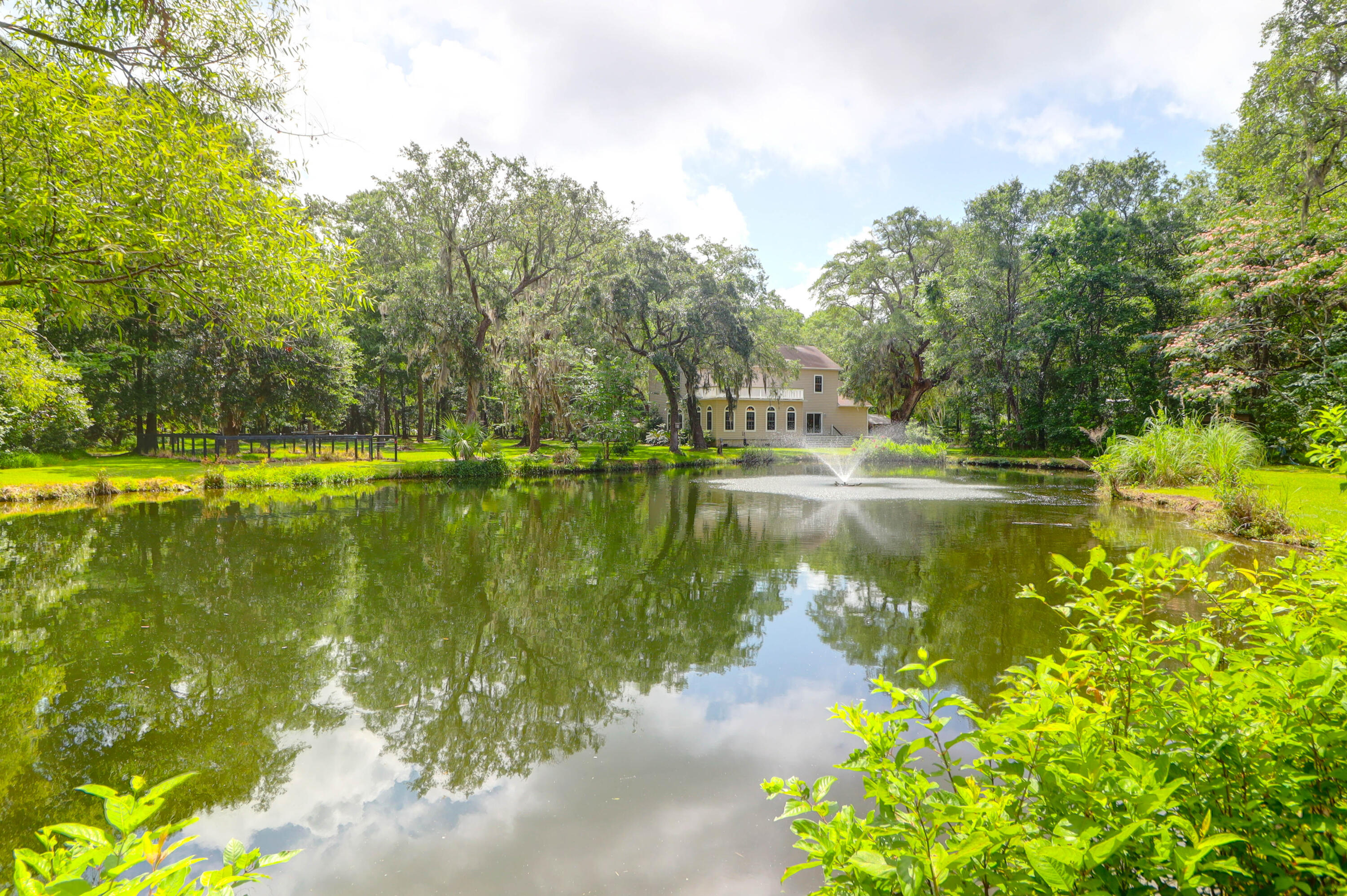 2494 Cape Road