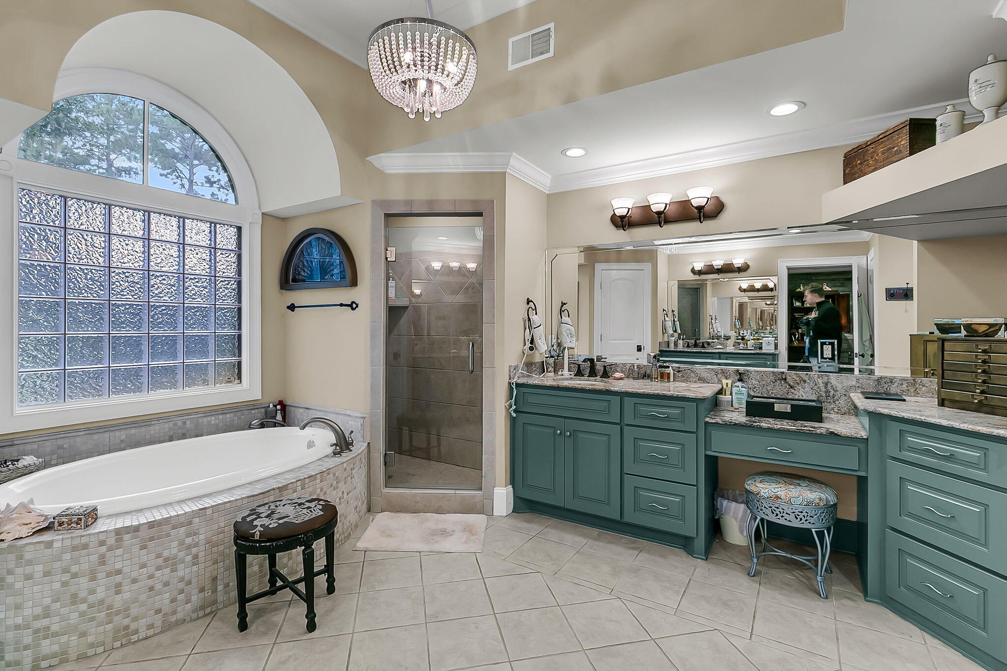 4799 Marshwood Drive, Hollywood
