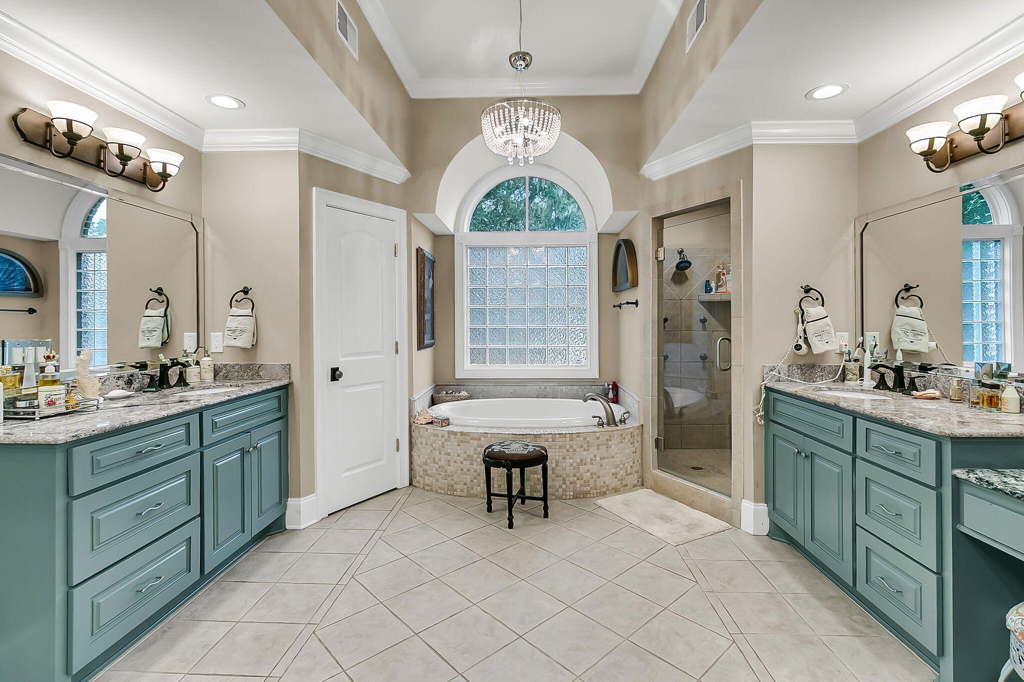 4799 Marshwood Drive, Hollywood