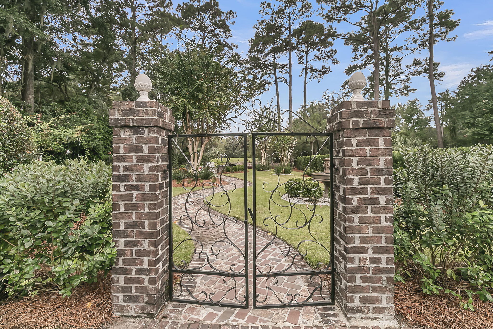 4799 Marshwood Drive, Hollywood