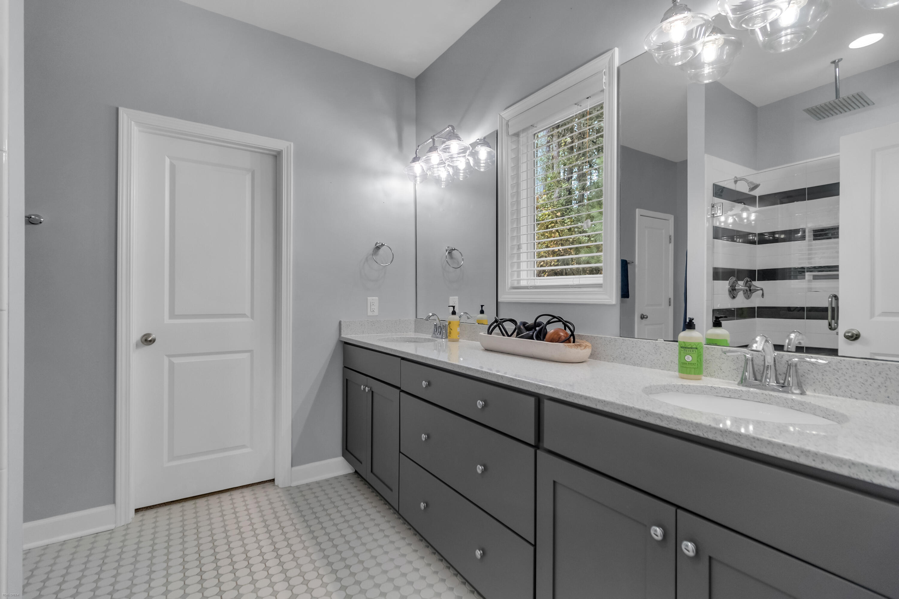 1229 Lois Allen Road