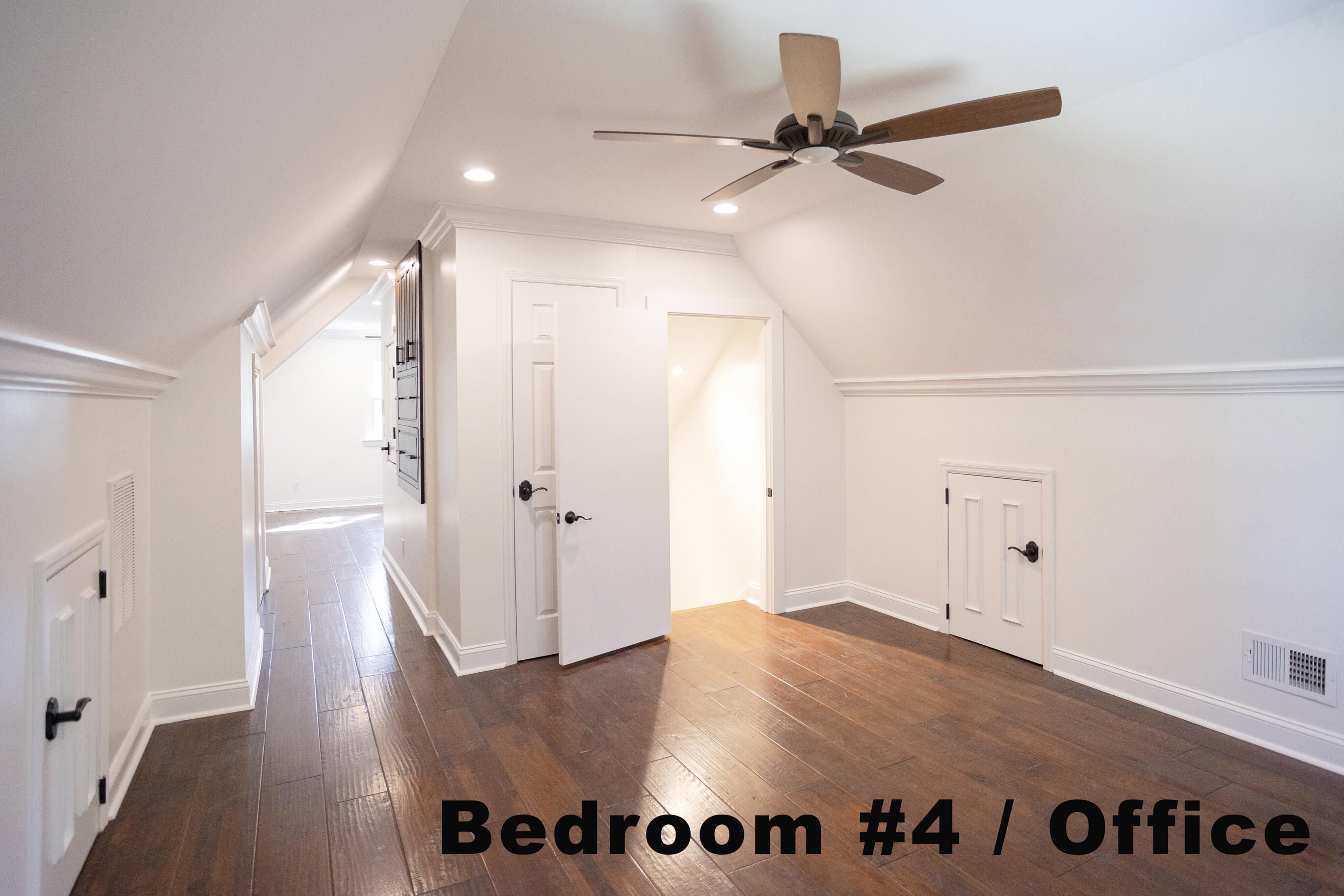 699 Castle Pinckney Drive