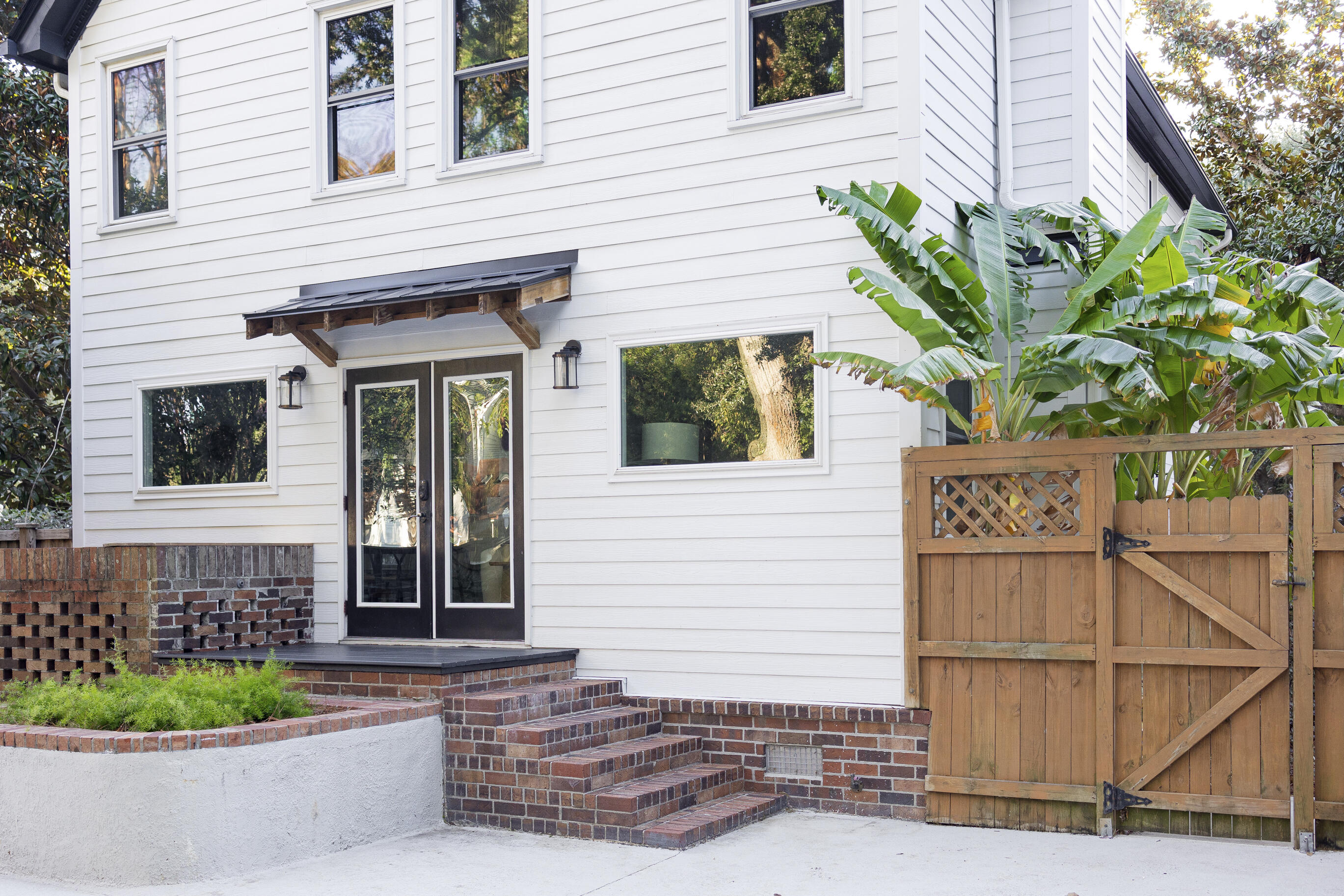 699 Castle Pinckney Drive