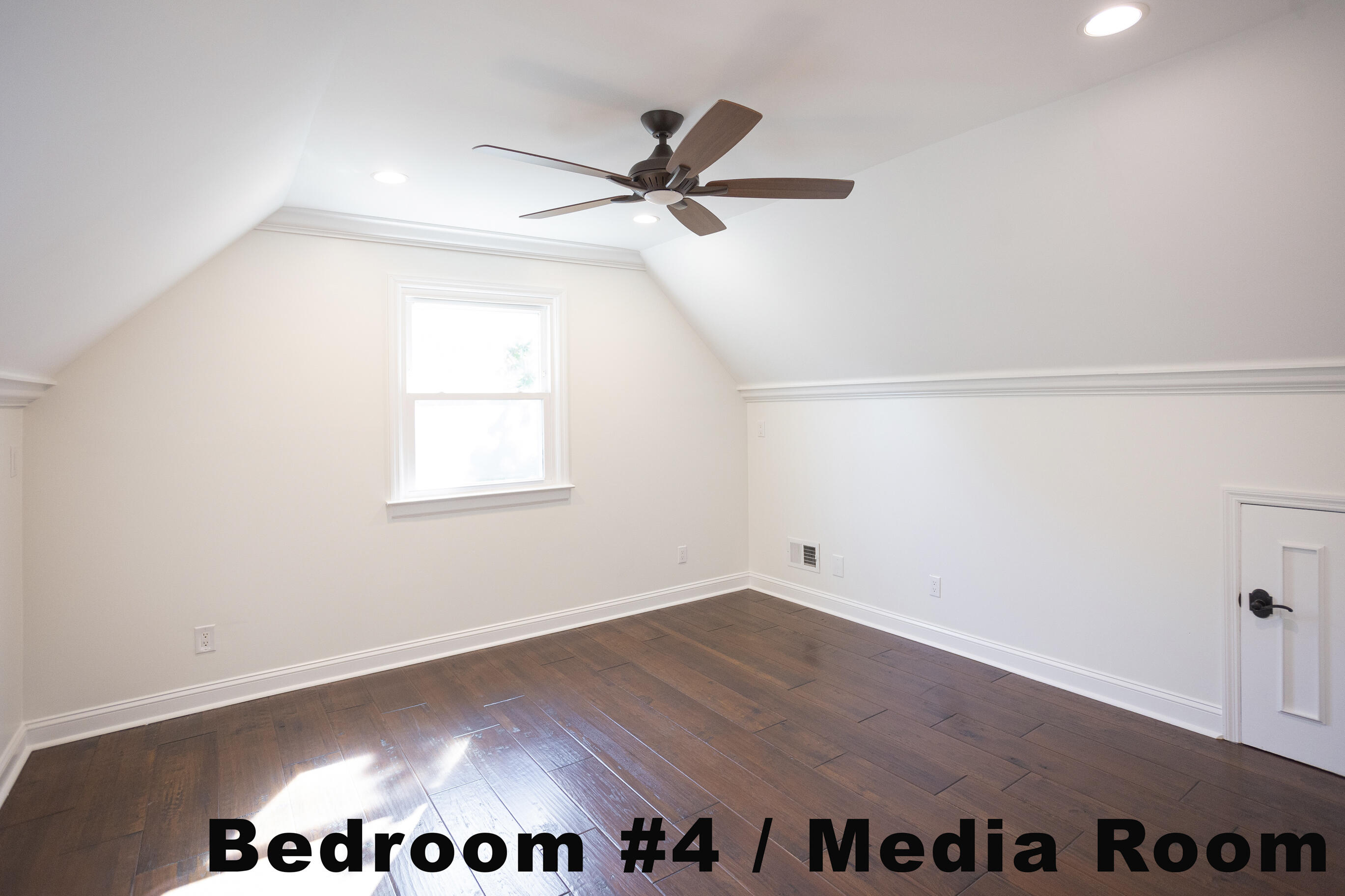 699 Castle Pinckney Drive