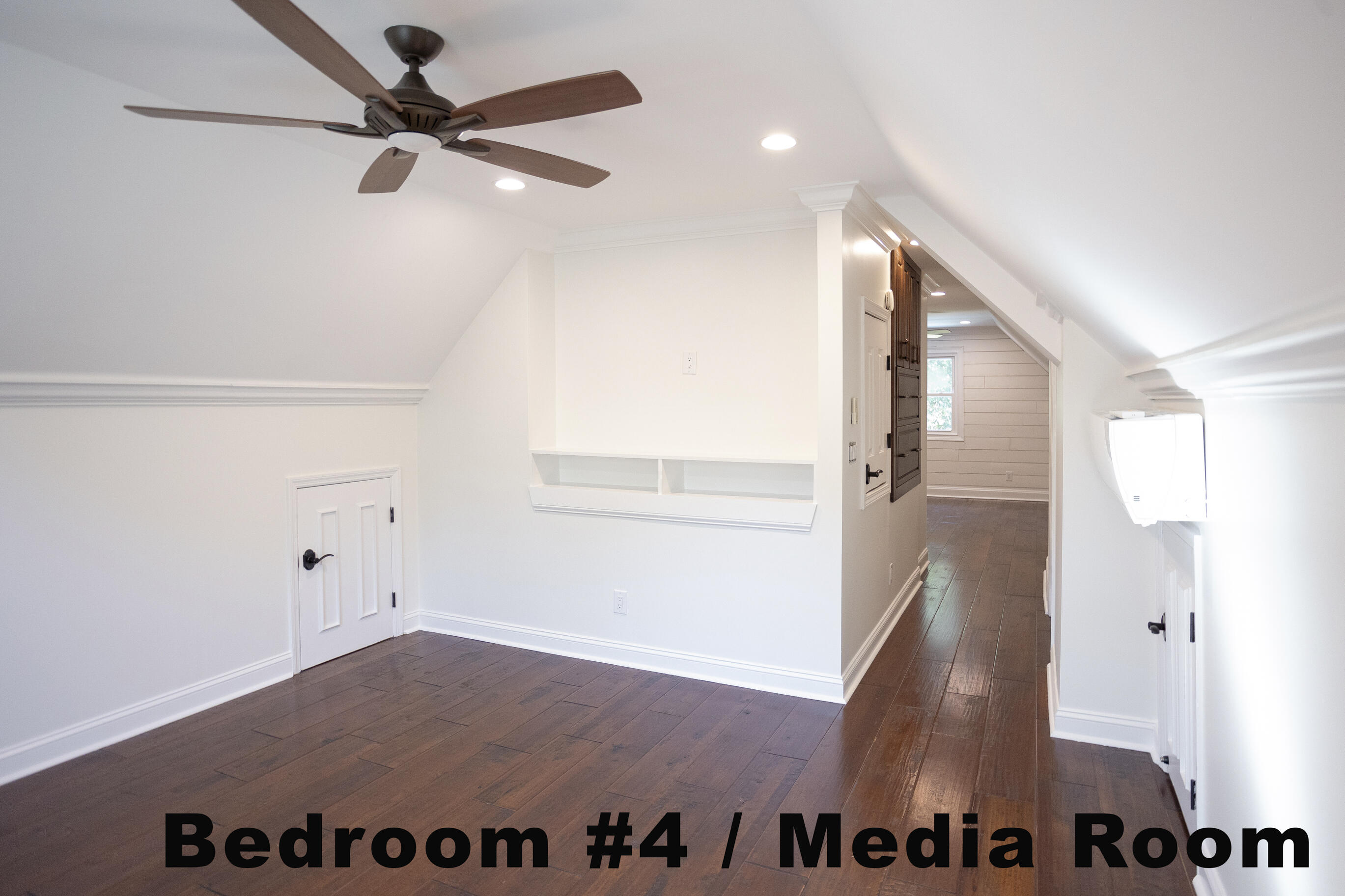 699 Castle Pinckney Drive