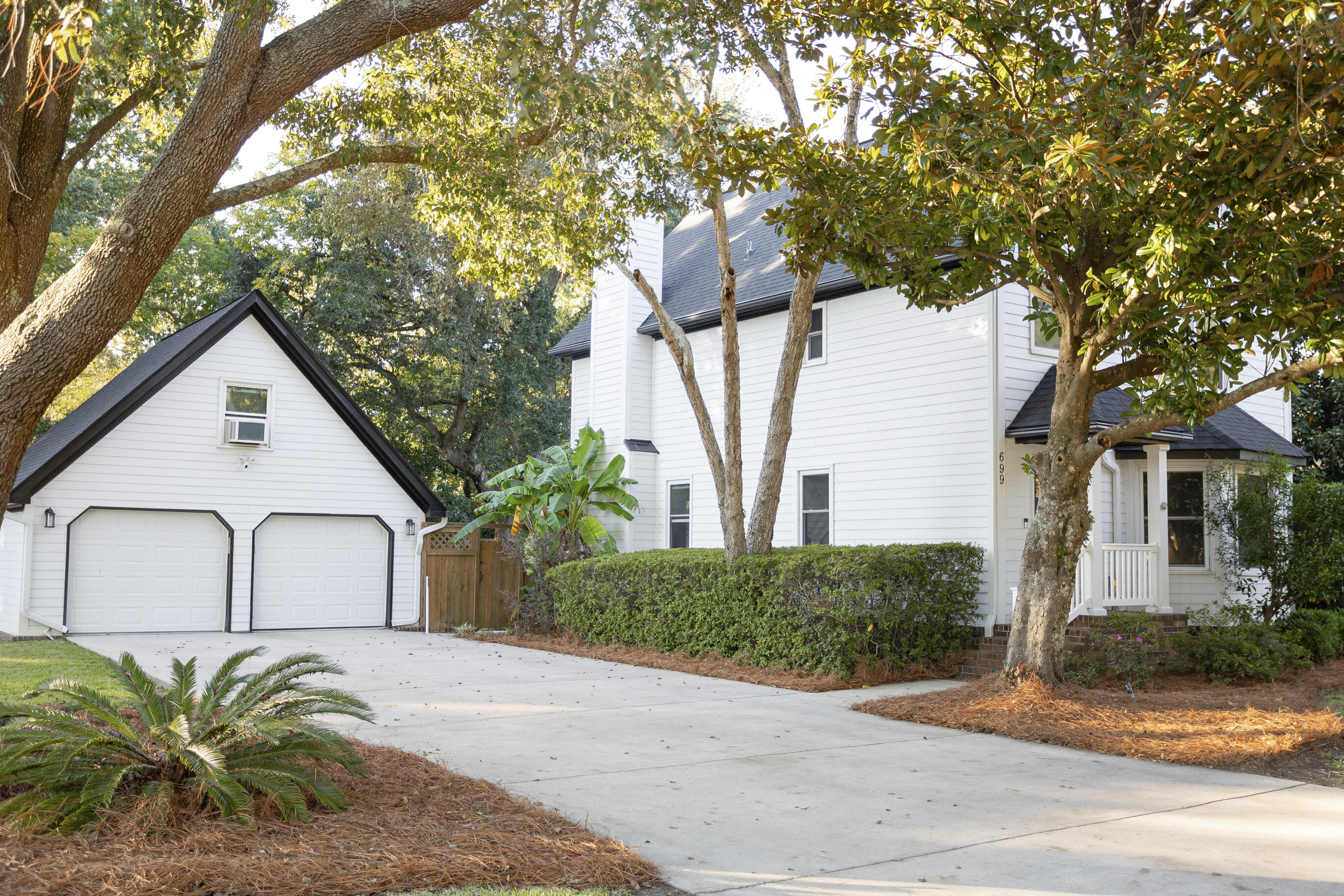 699 Castle Pinckney Drive