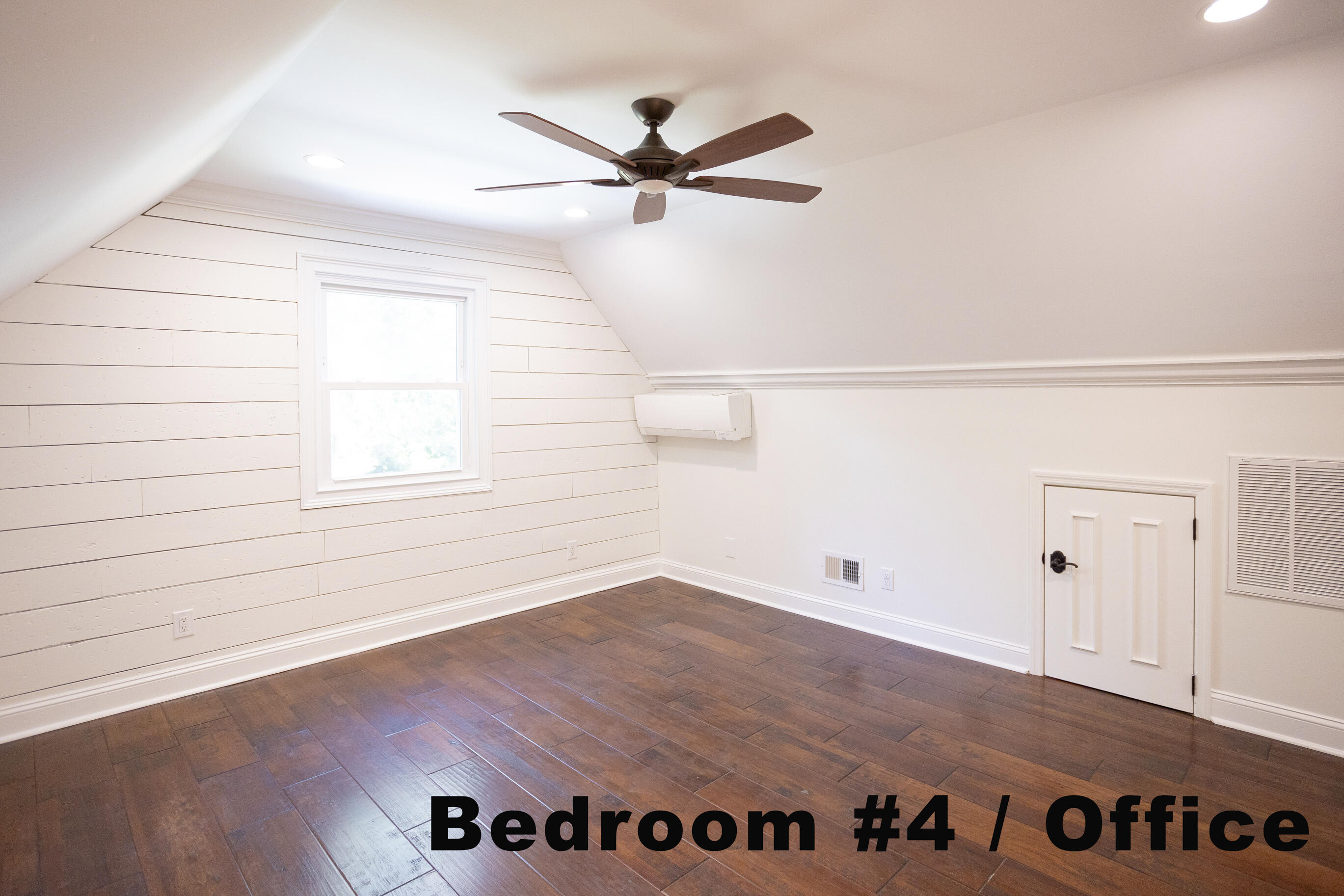 699 Castle Pinckney Drive