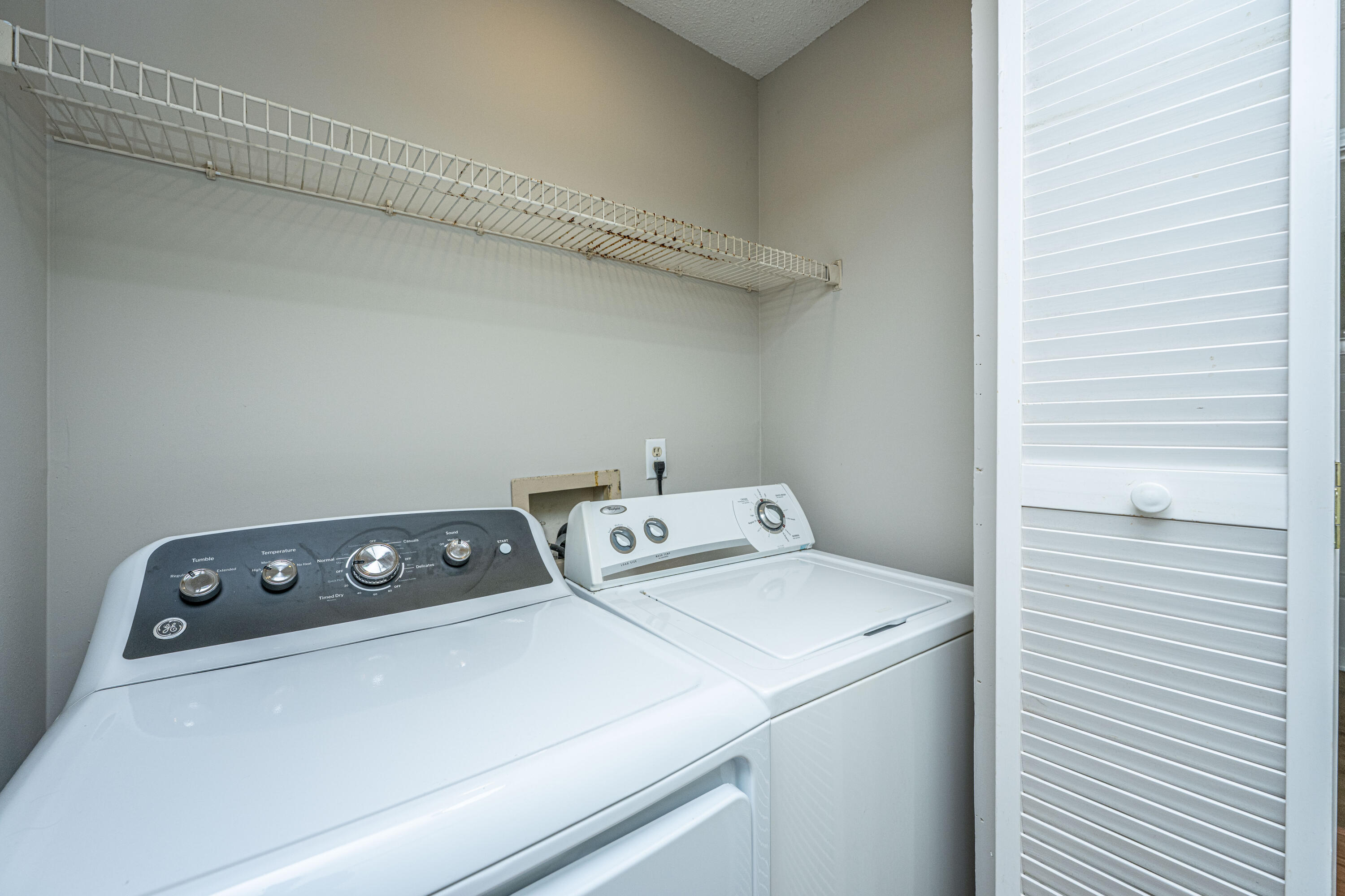 2011 N. Highway 17 # O Unit: 2200 O