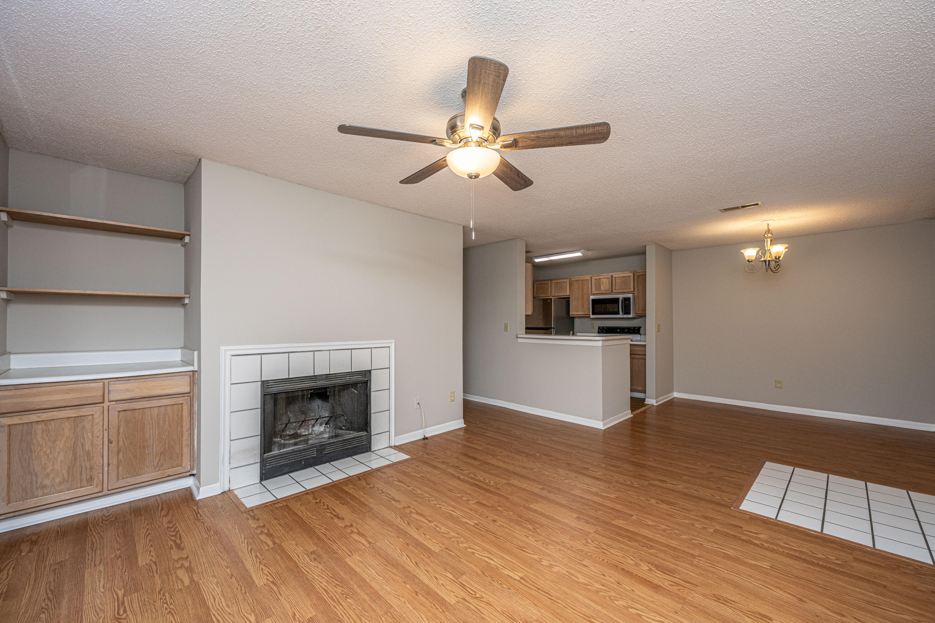 2011 N. Highway 17 # O Unit: 2200 O