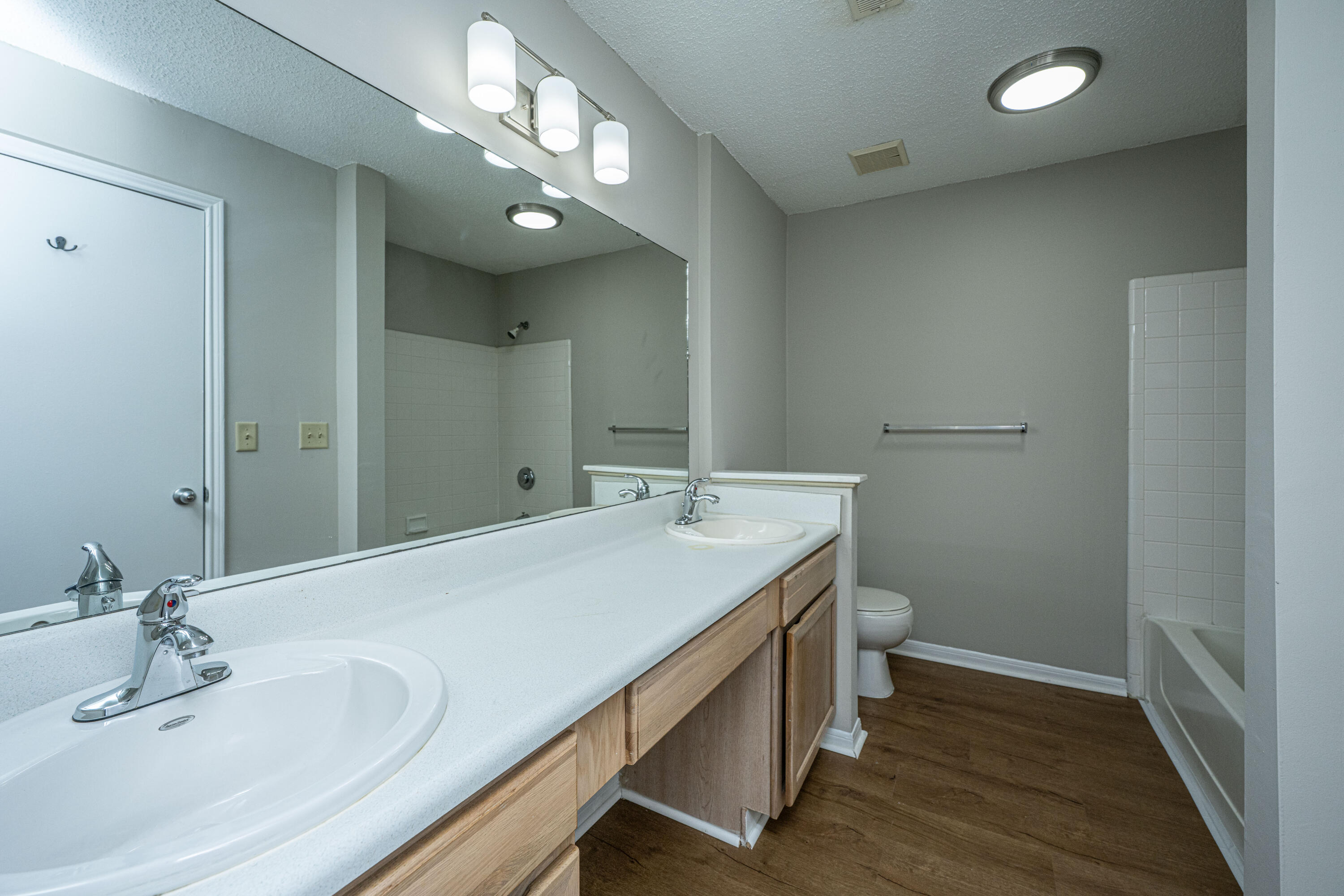 2011 N. Highway 17 # O Unit: 2200 O