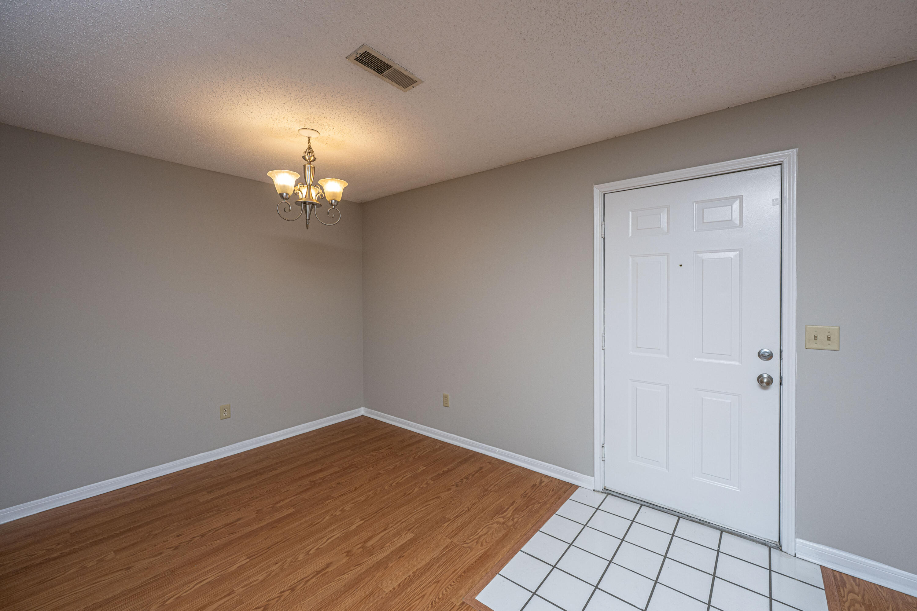 2011 N. Highway 17 # O Unit: 2200 O