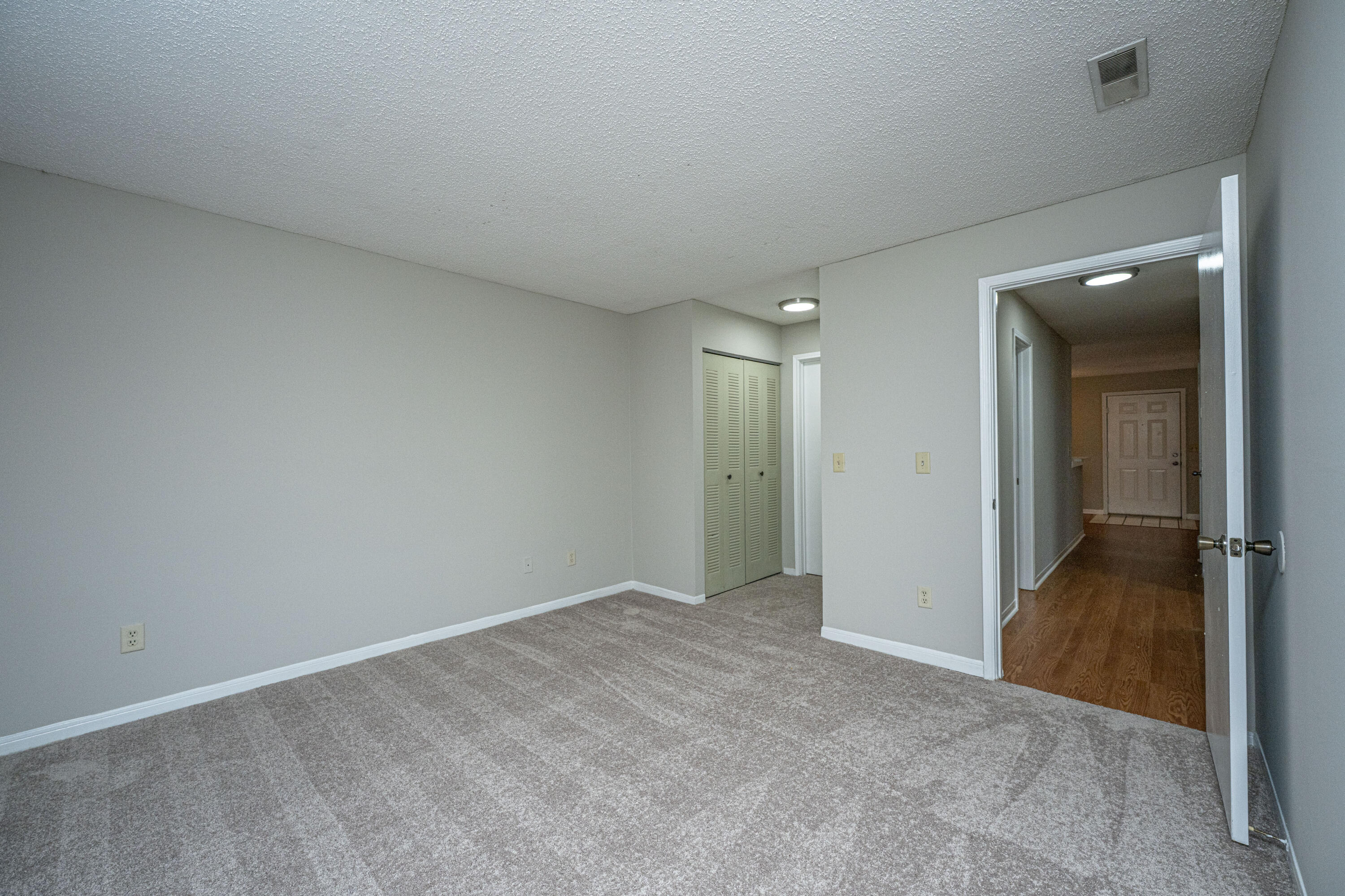 2011 N. Highway 17 # O Unit: 2200 O