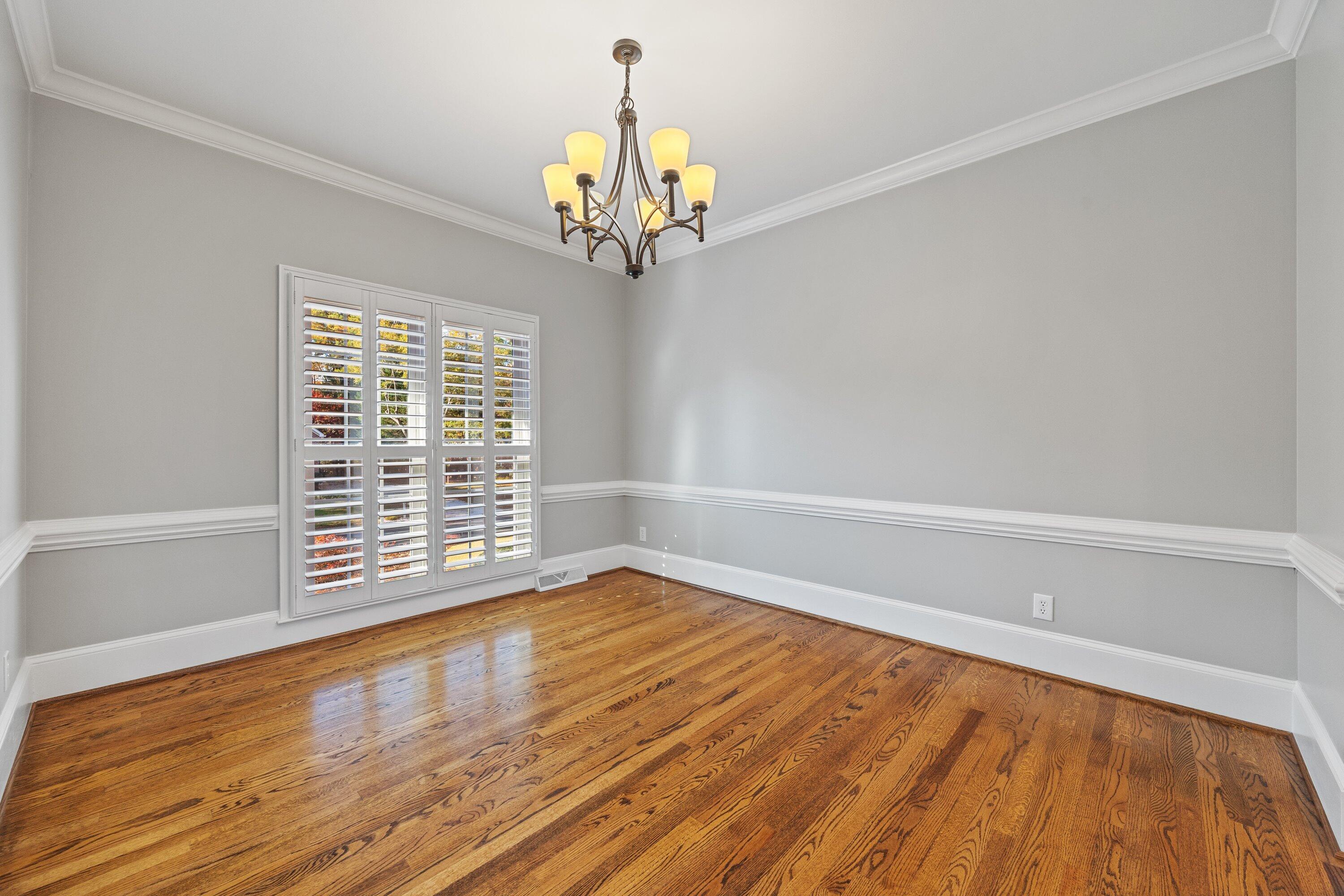 1594 Summit View Drive