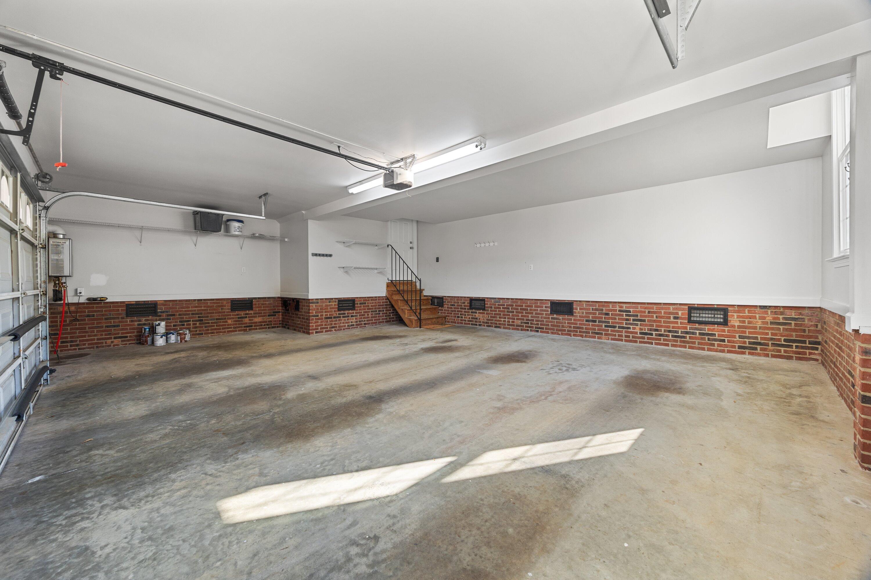 1594 Summit View Drive