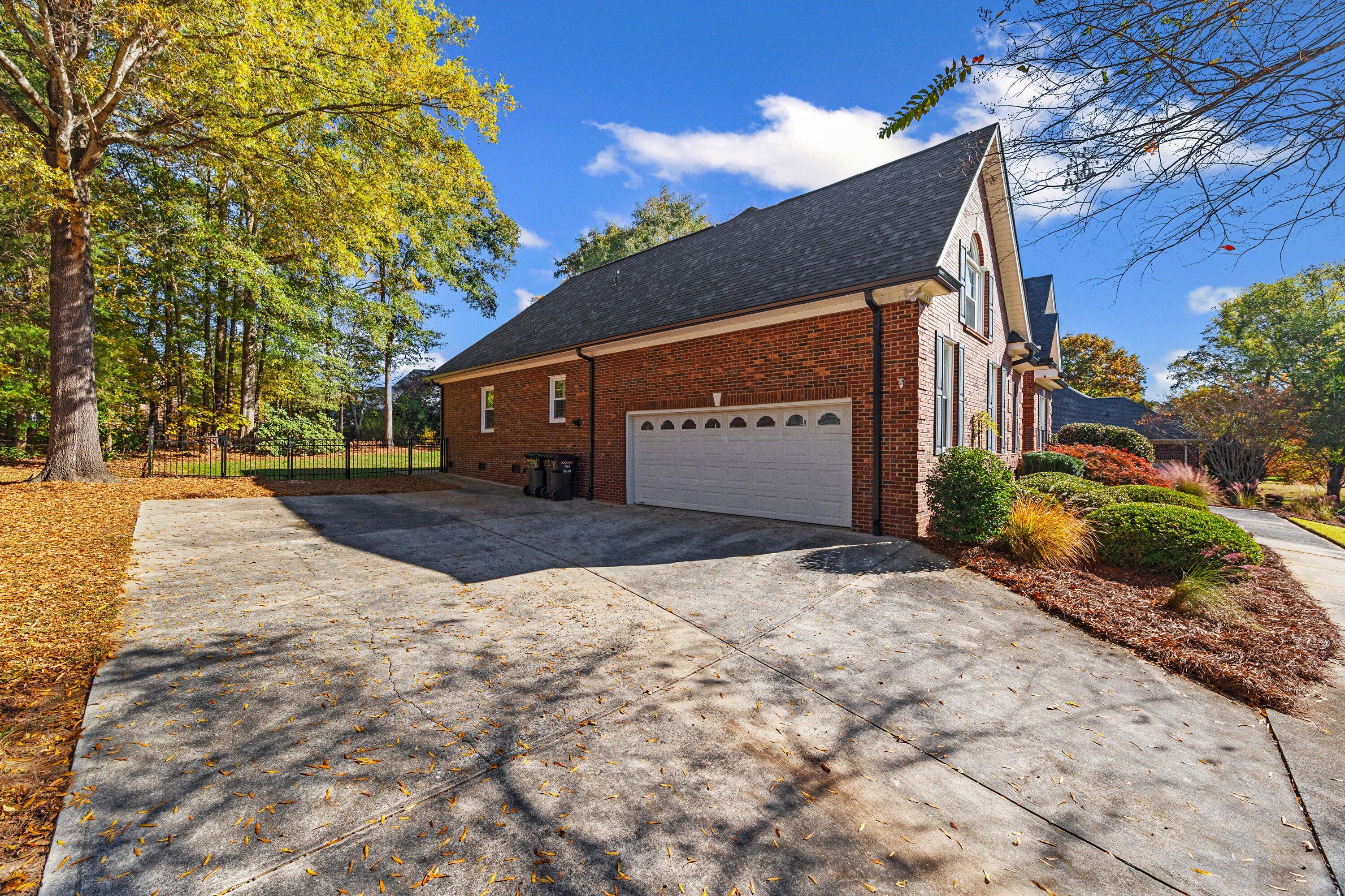 1594 Summit View Drive