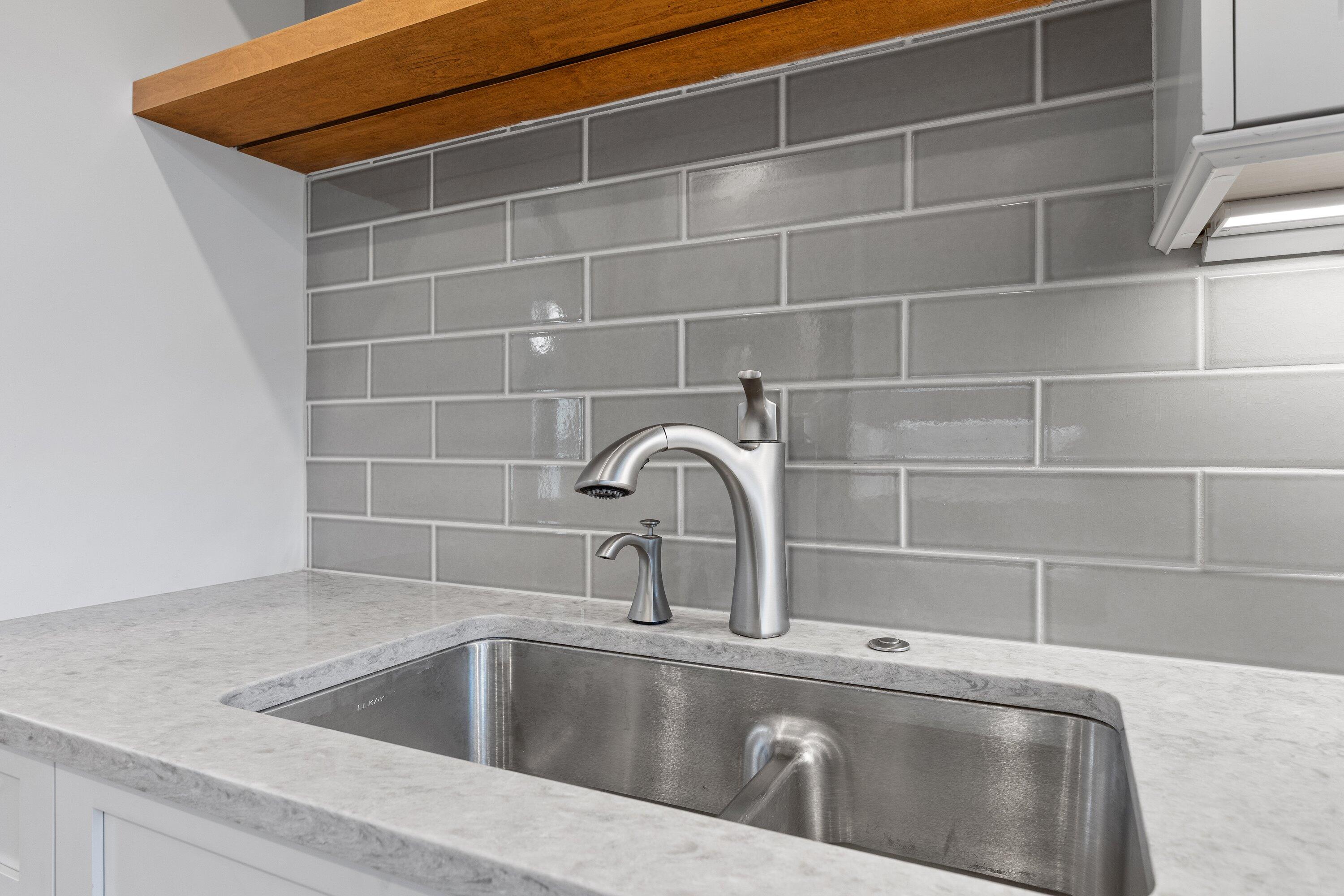 1594 Summit View Drive