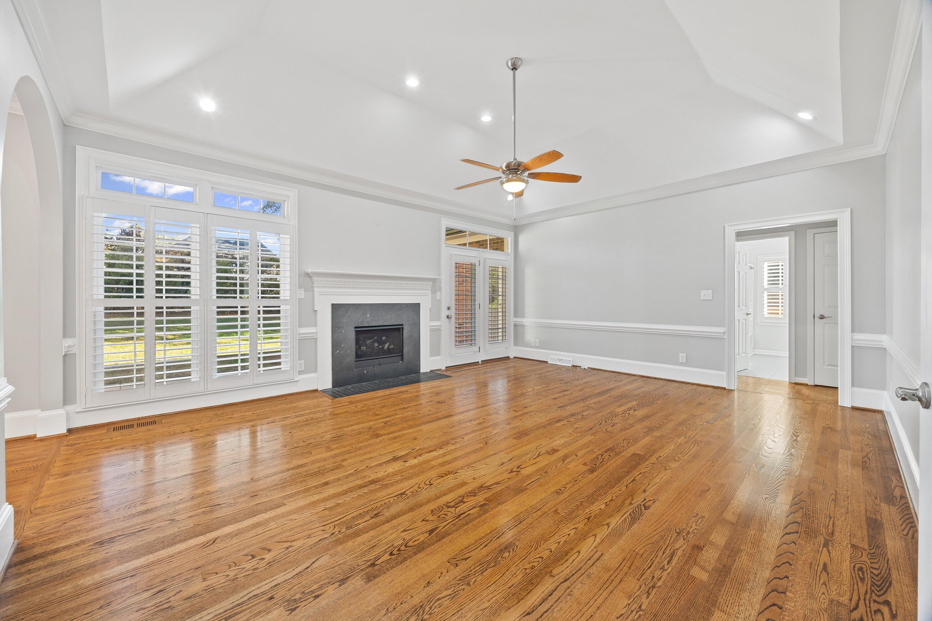 1594 Summit View Drive