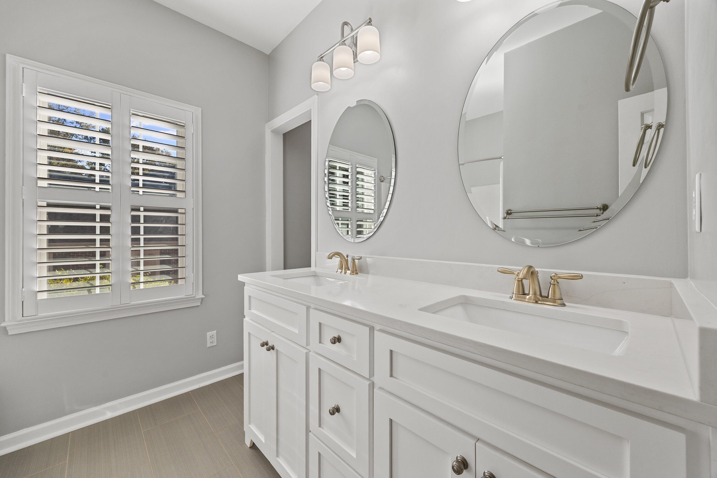 1594 Summit View Drive