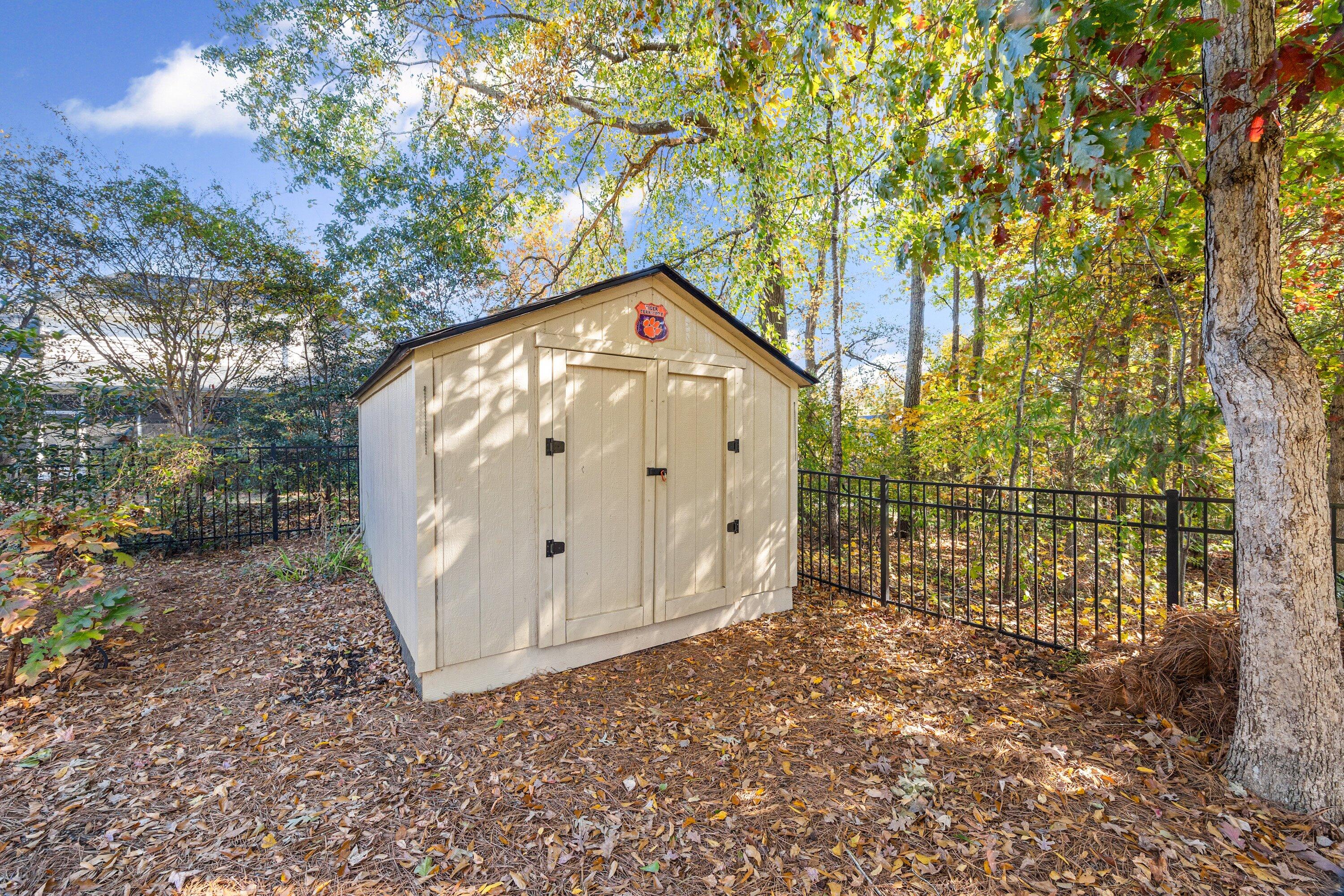 1594 Summit View Drive