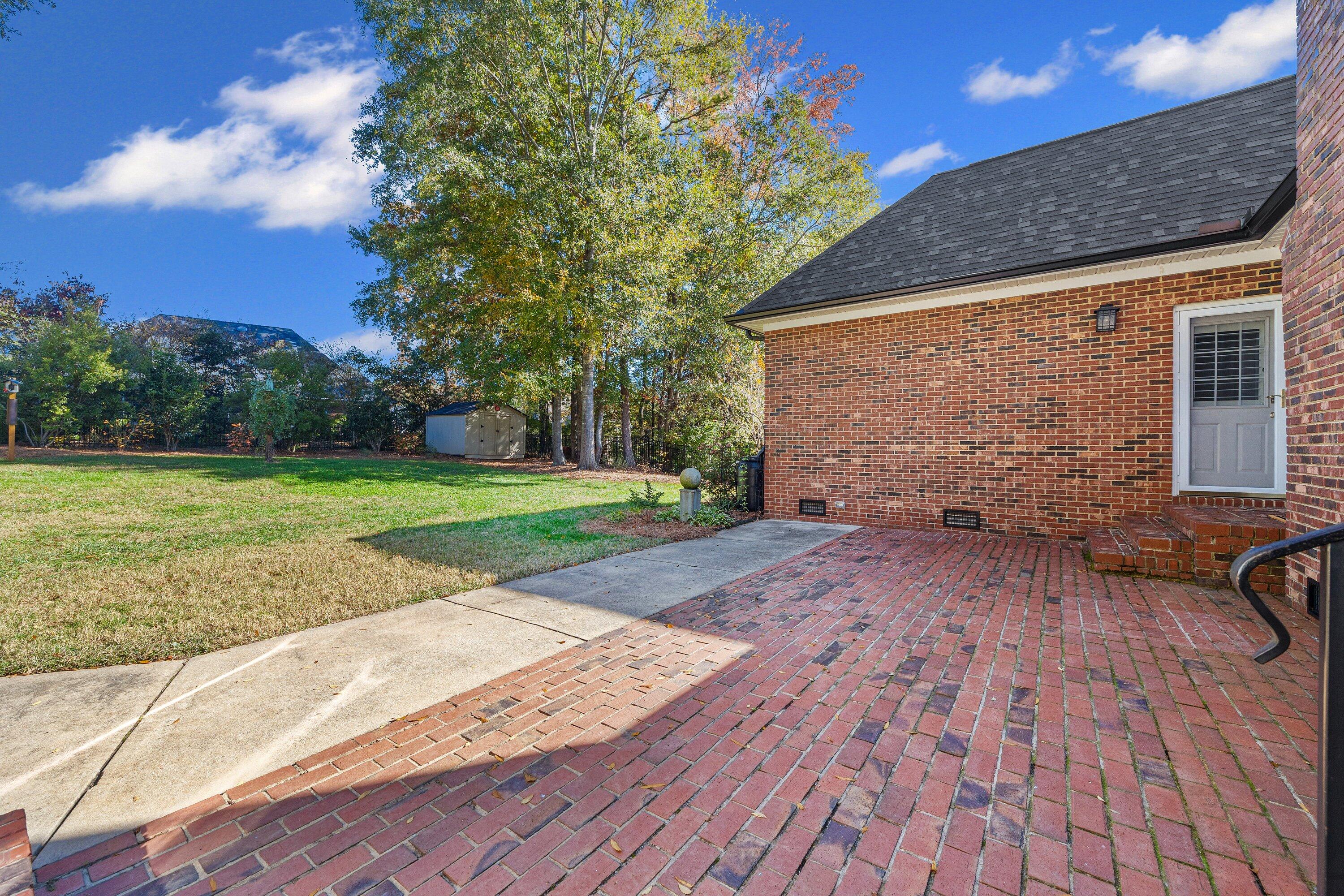 1594 Summit View Drive