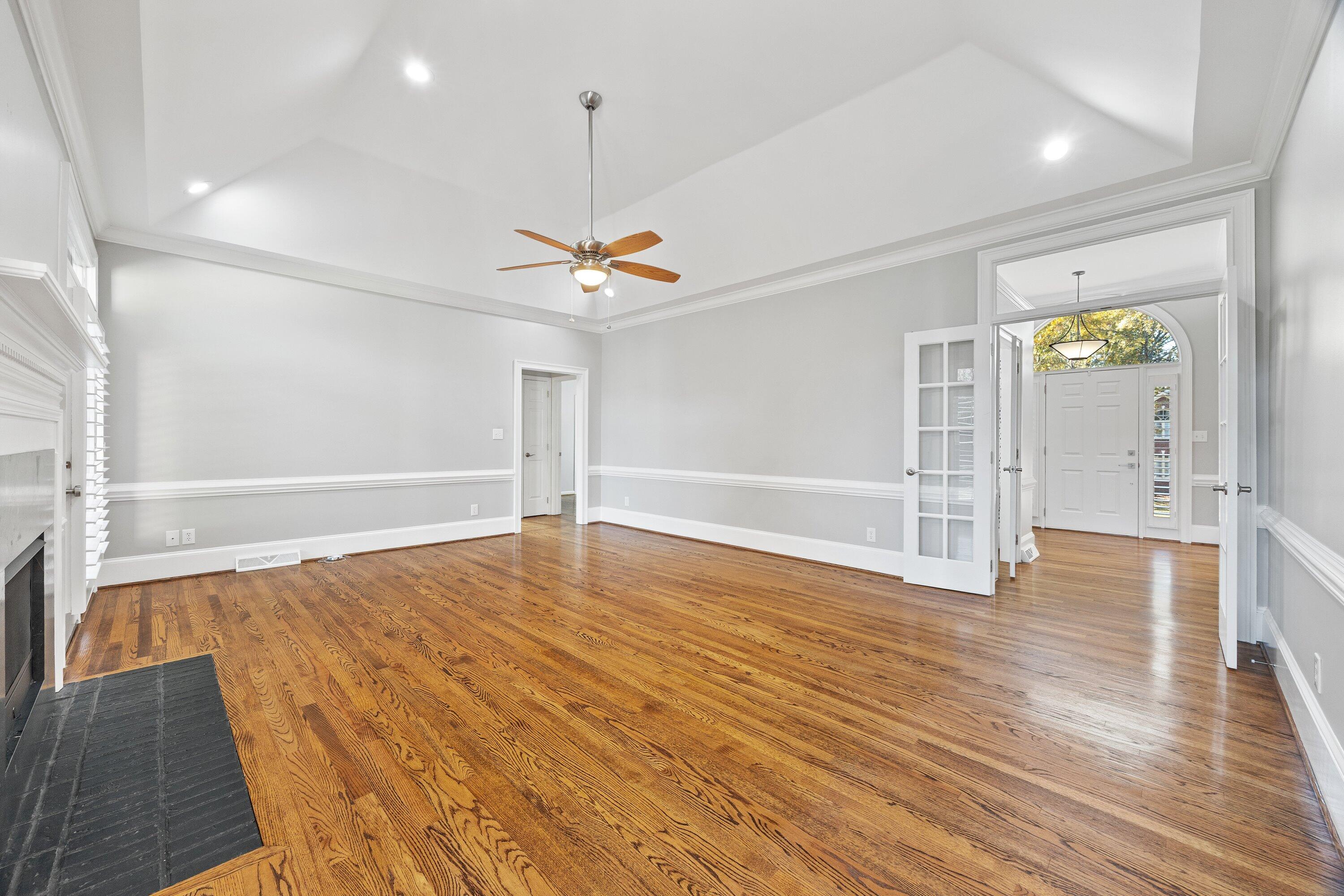 1594 Summit View Drive