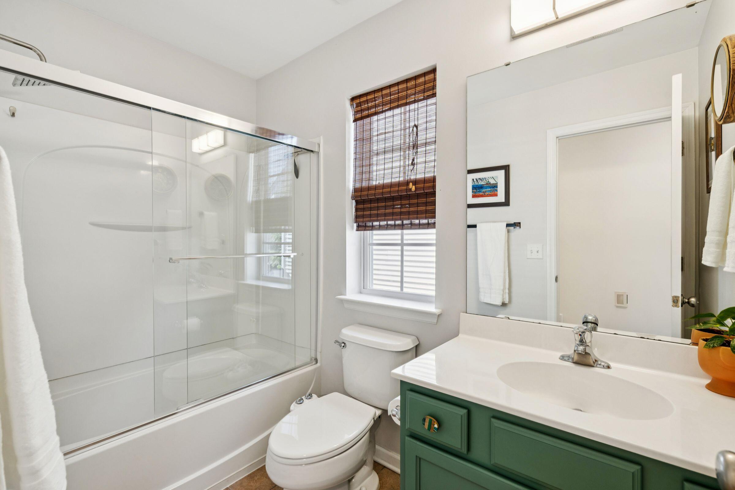 1516 Royal Colony Road