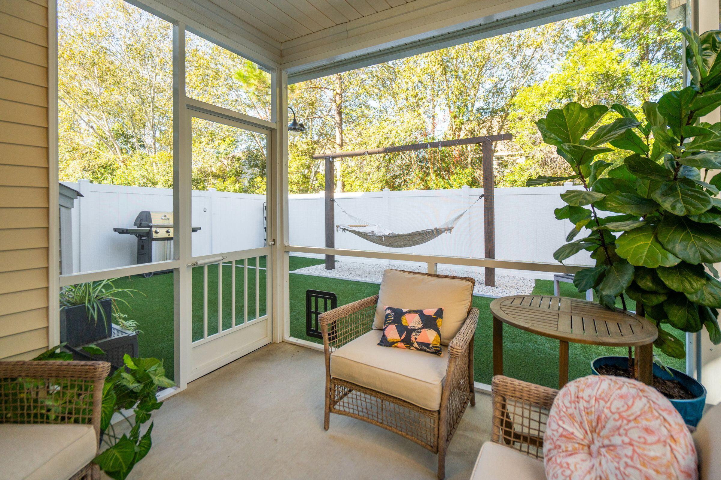 1516 Royal Colony Road