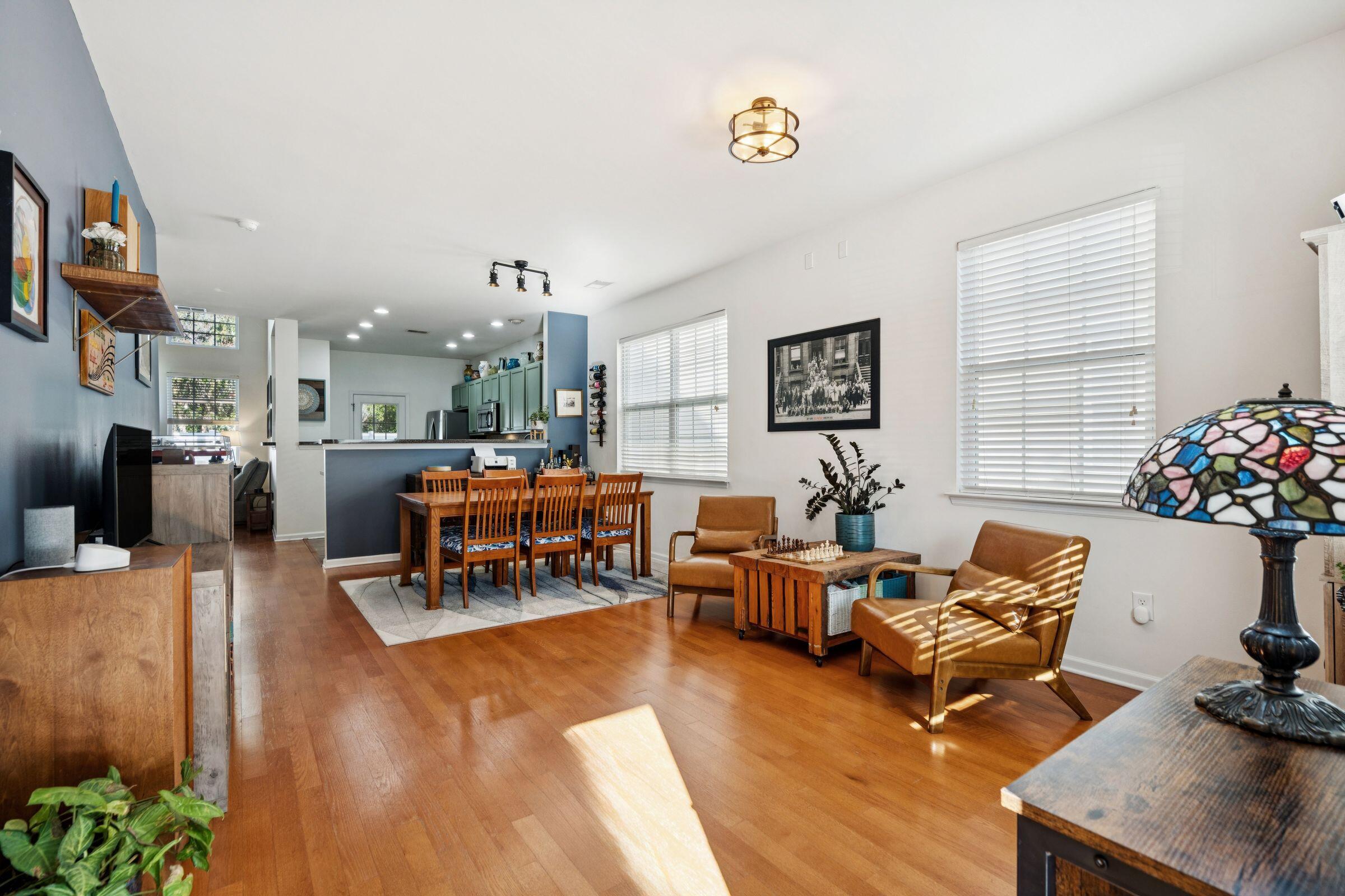 1516 Royal Colony Road