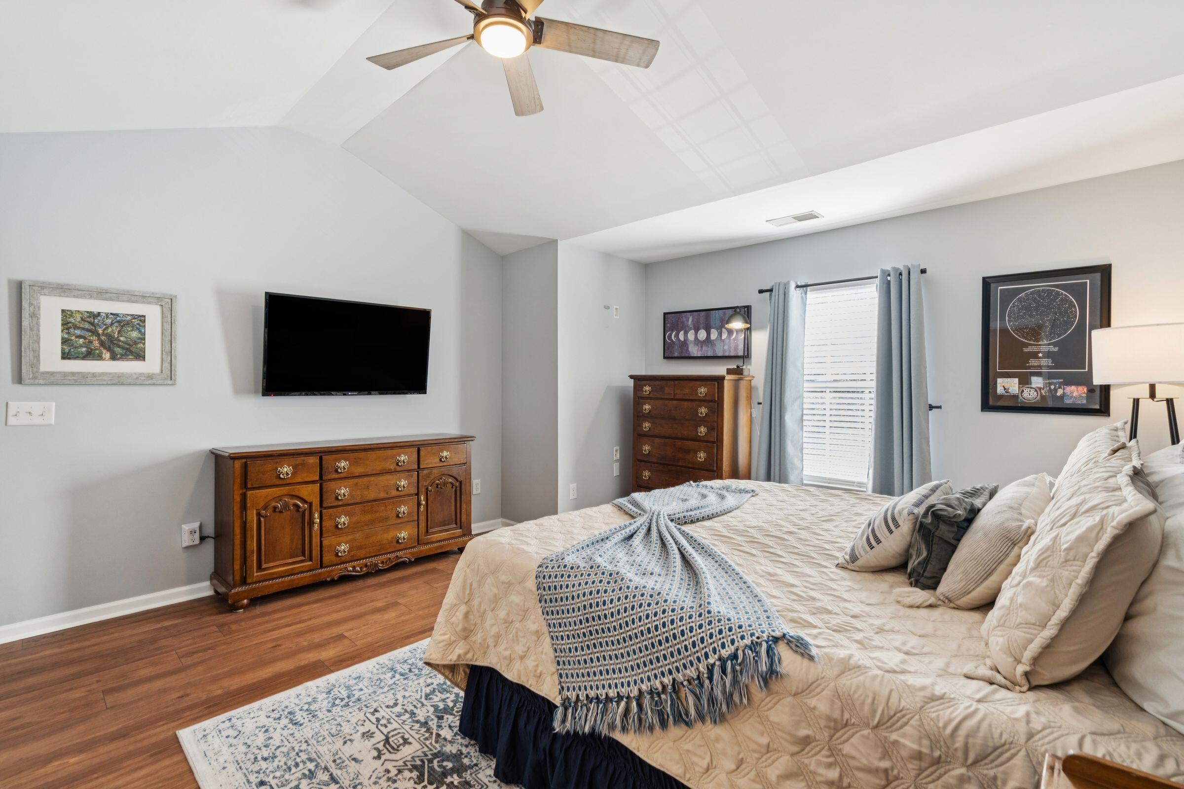 1516 Royal Colony Road