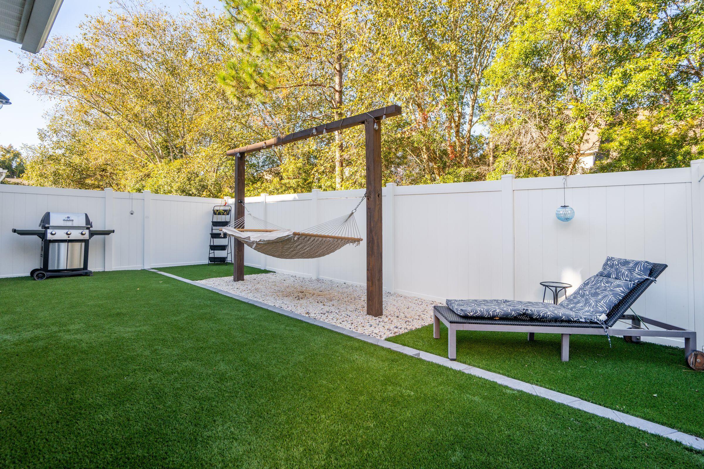 1516 Royal Colony Road