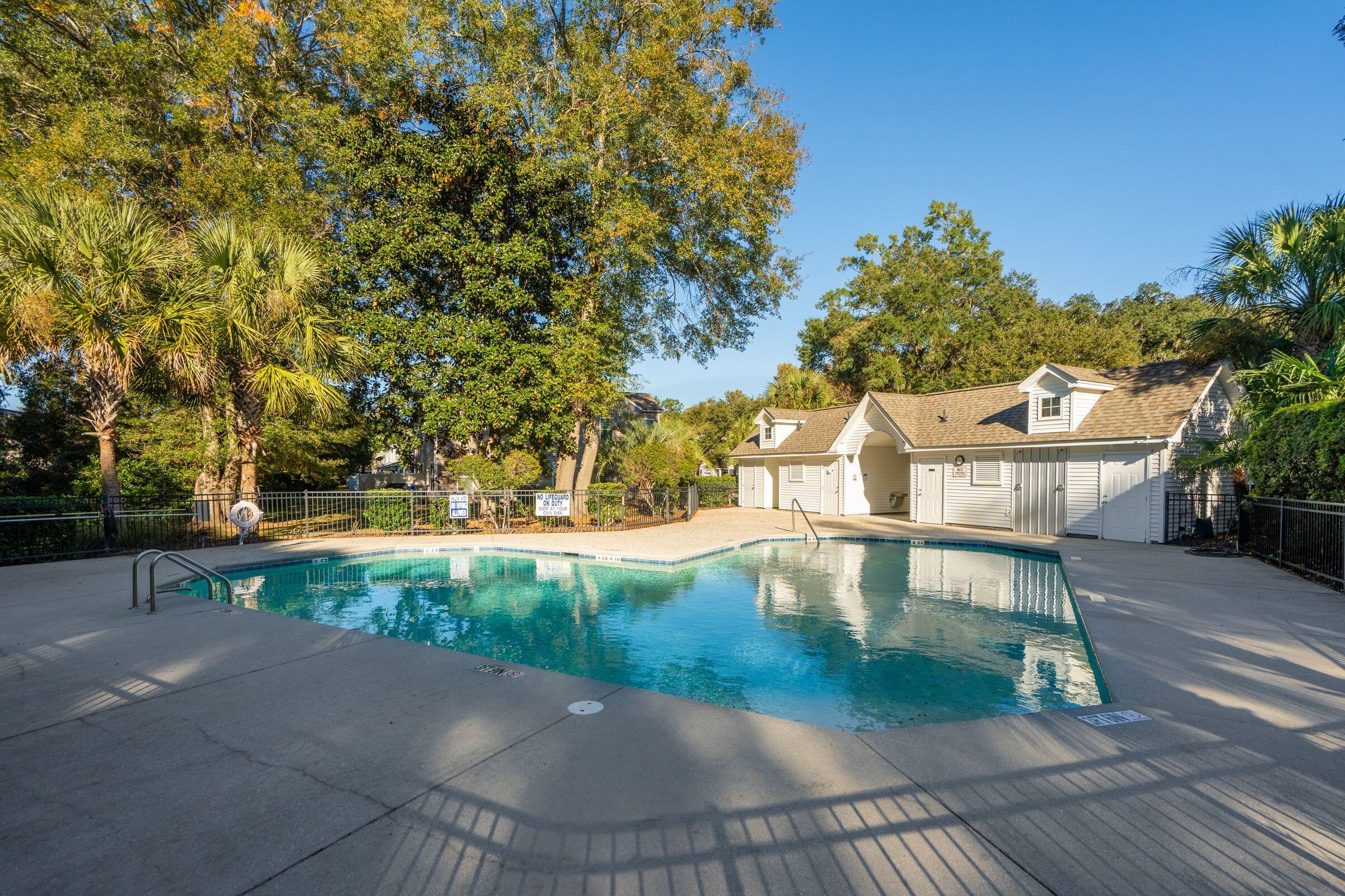 1516 Royal Colony Road