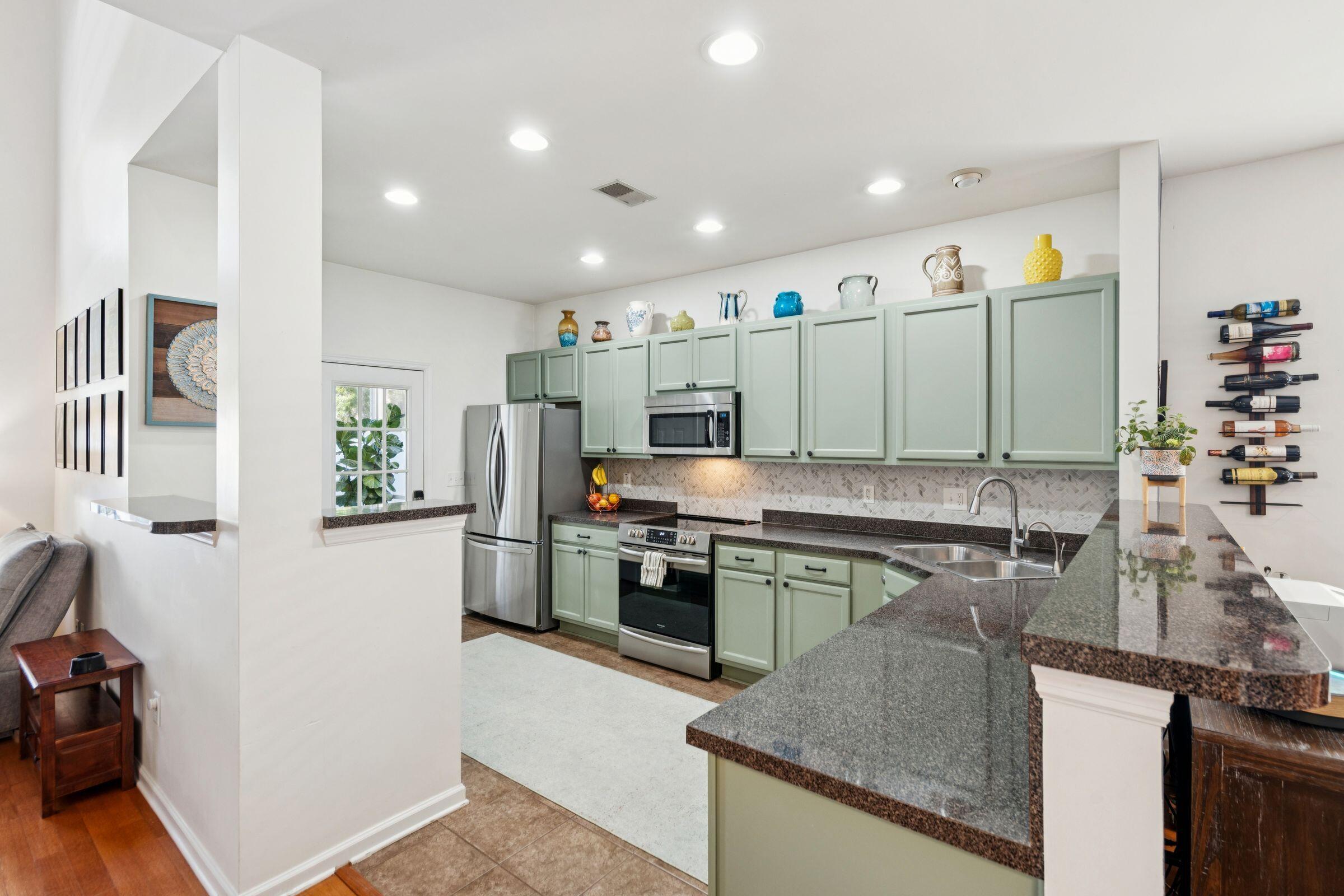 1516 Royal Colony Road