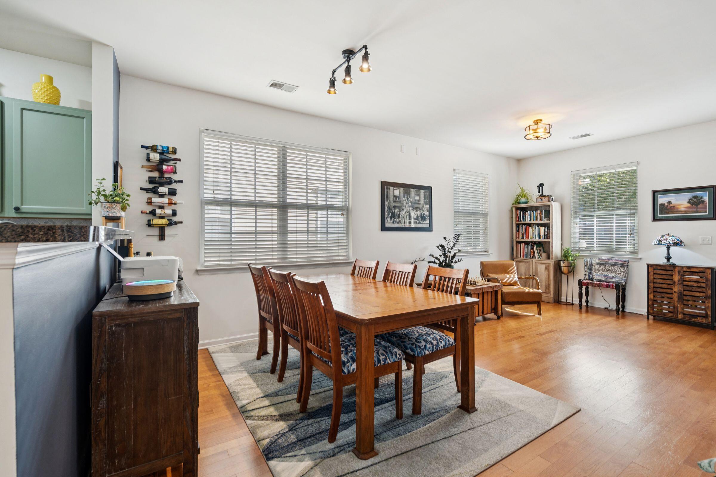 1516 Royal Colony Road