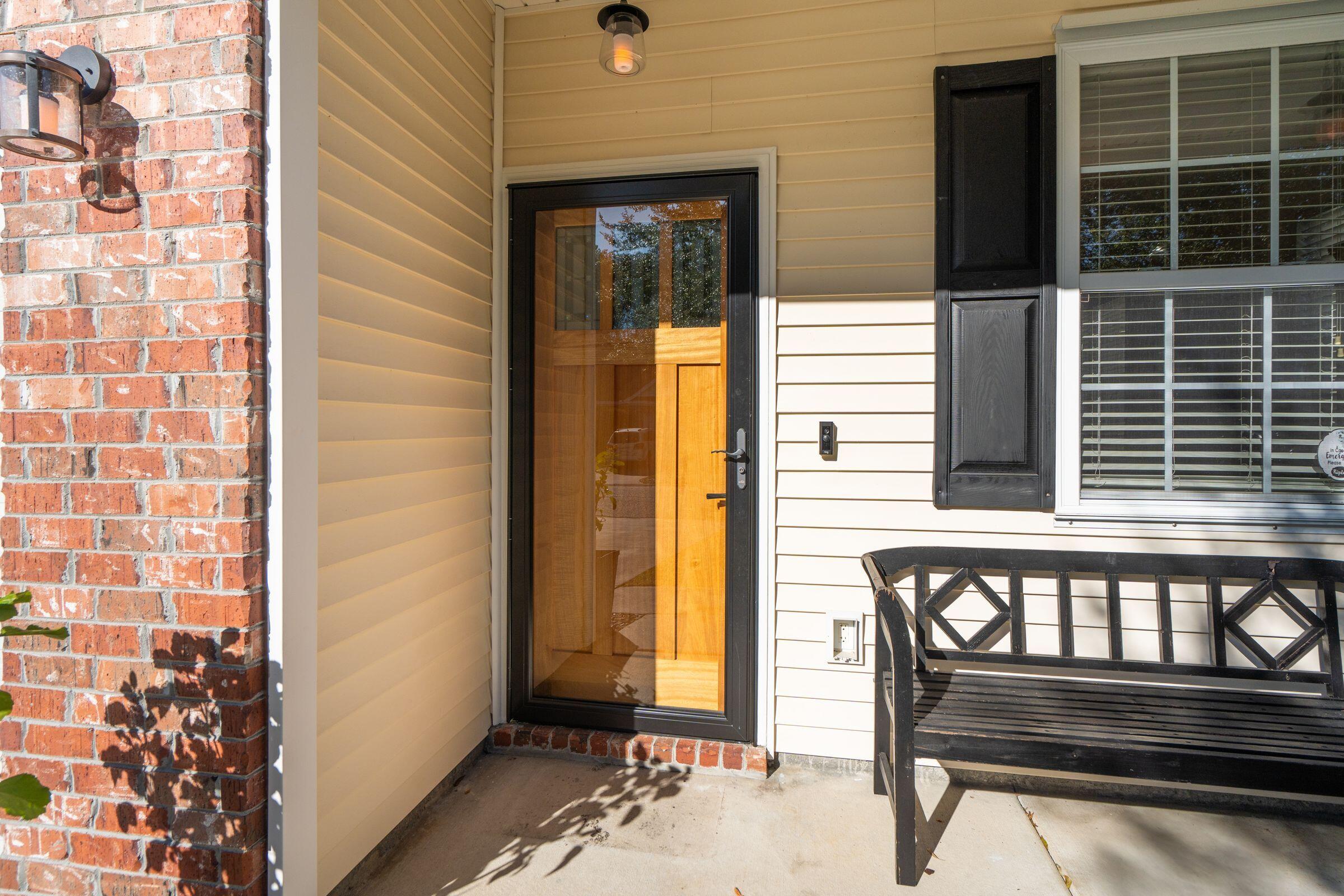 1516 Royal Colony Road