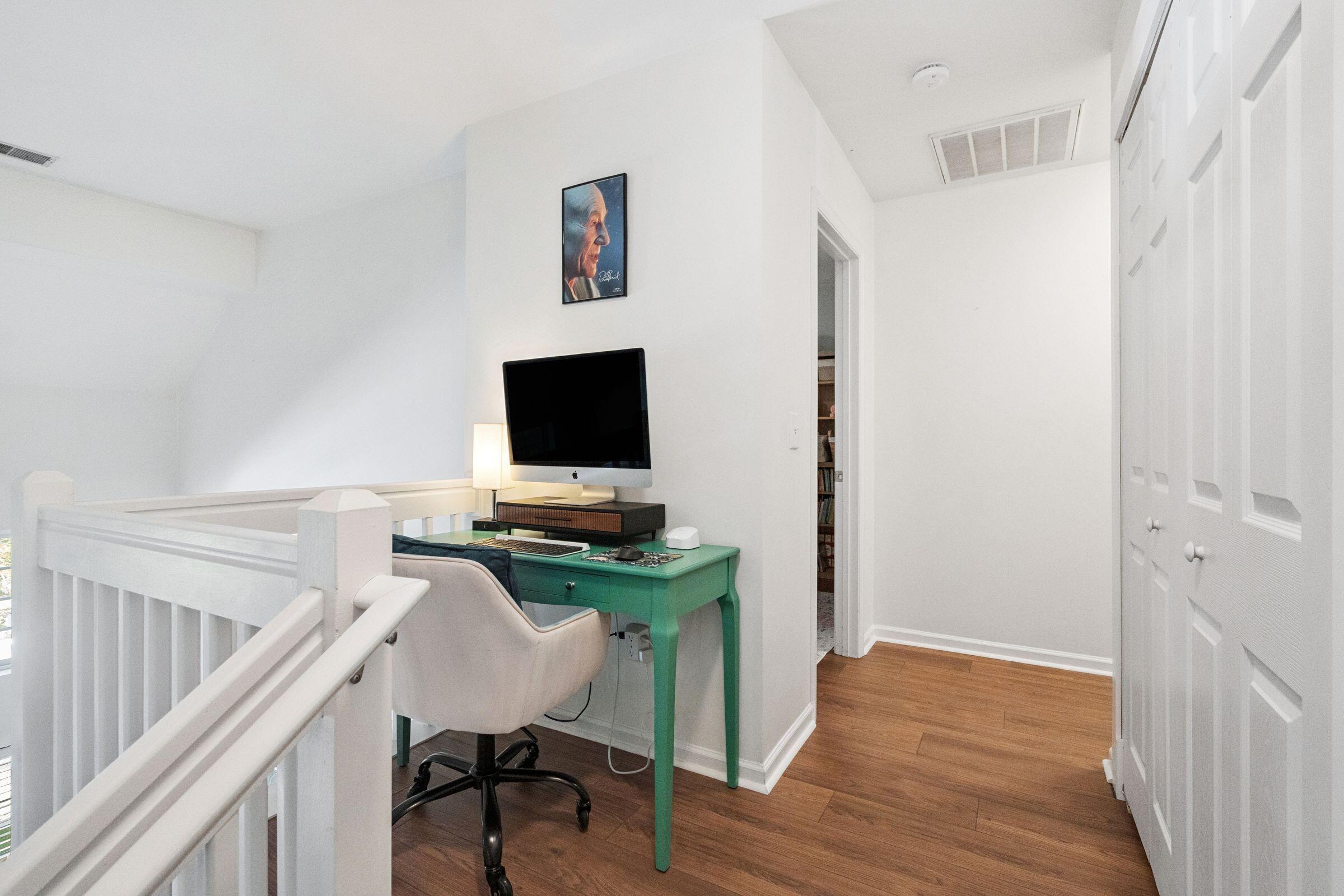 1516 Royal Colony Road