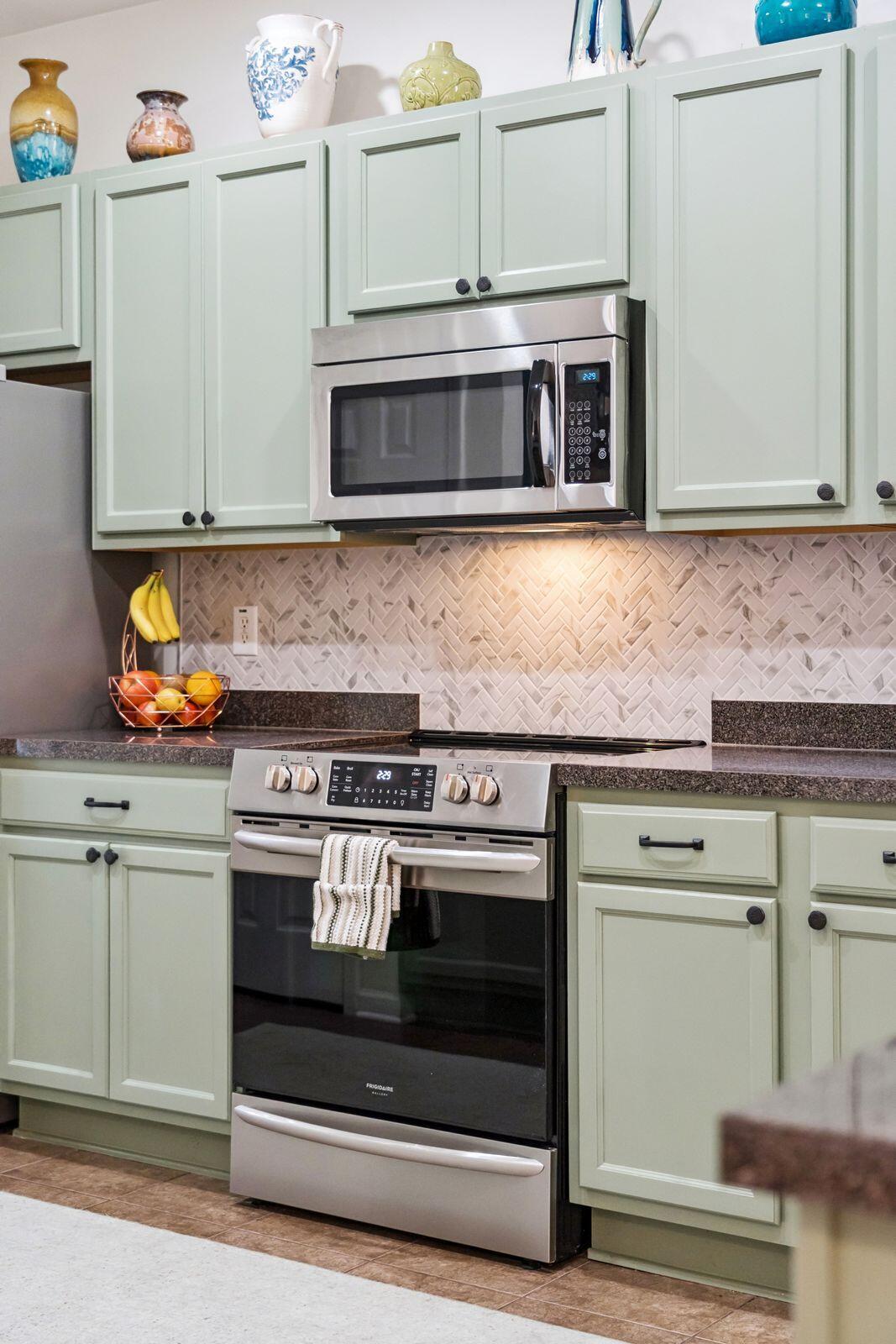 1516 Royal Colony Road