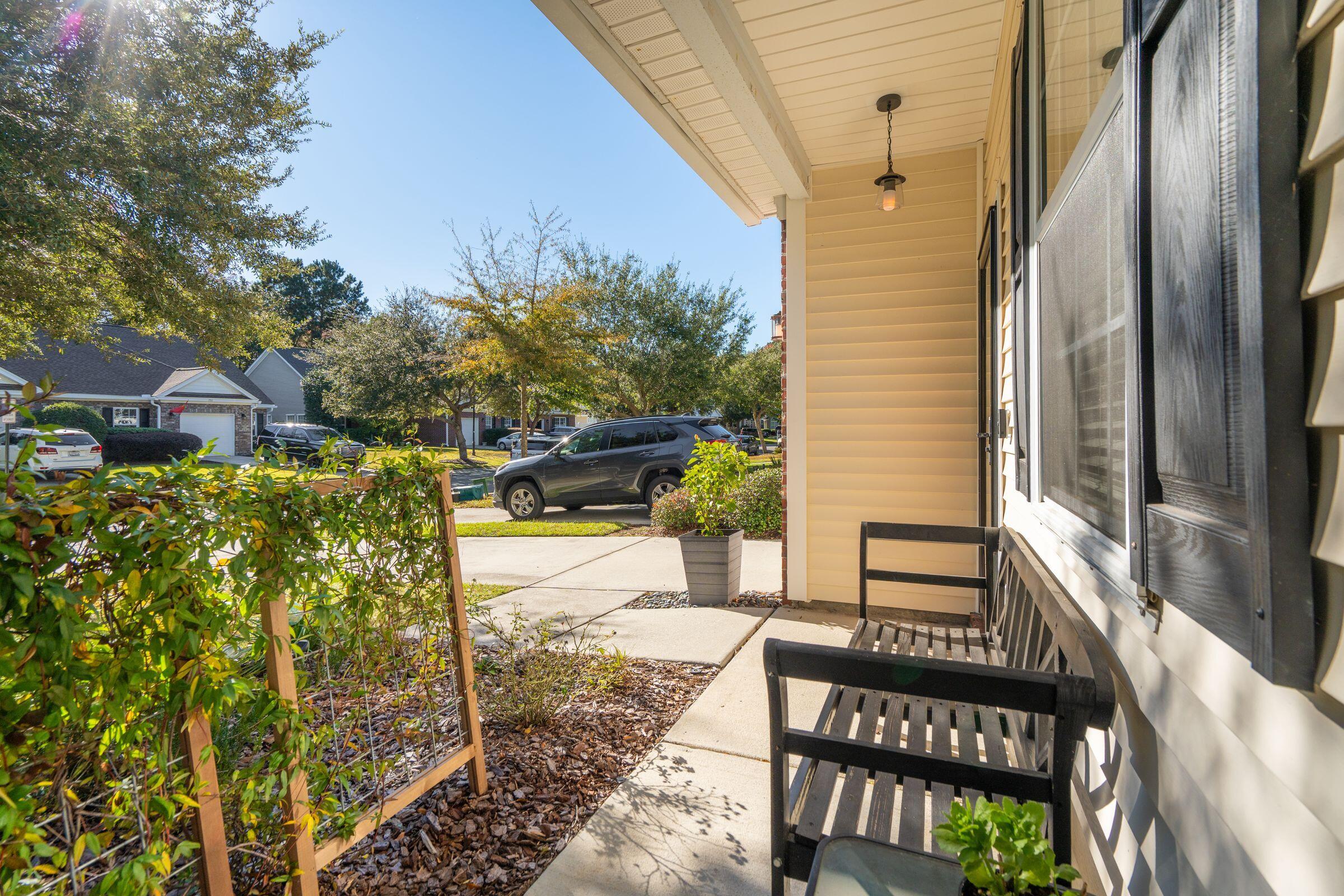 1516 Royal Colony Road