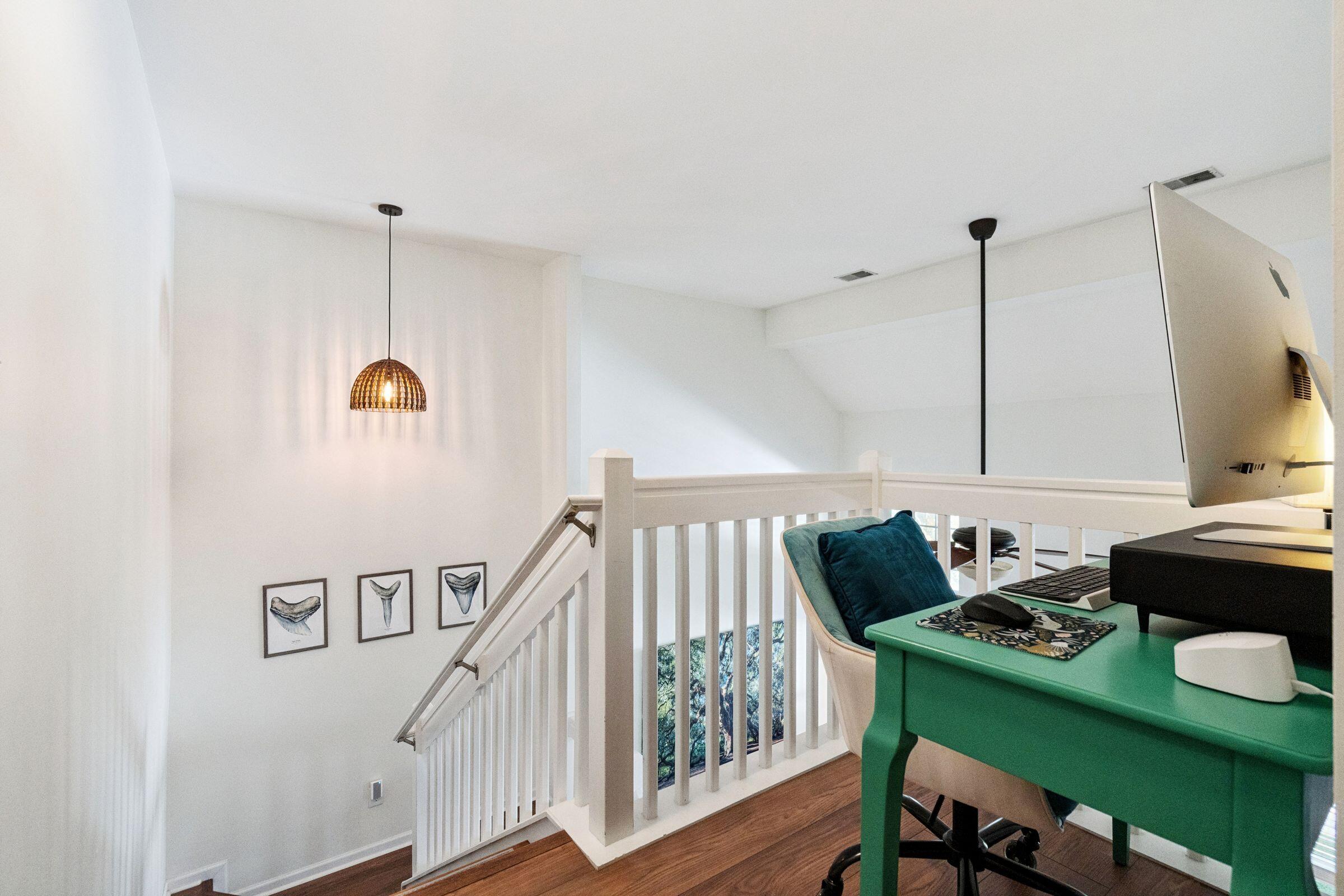 1516 Royal Colony Road