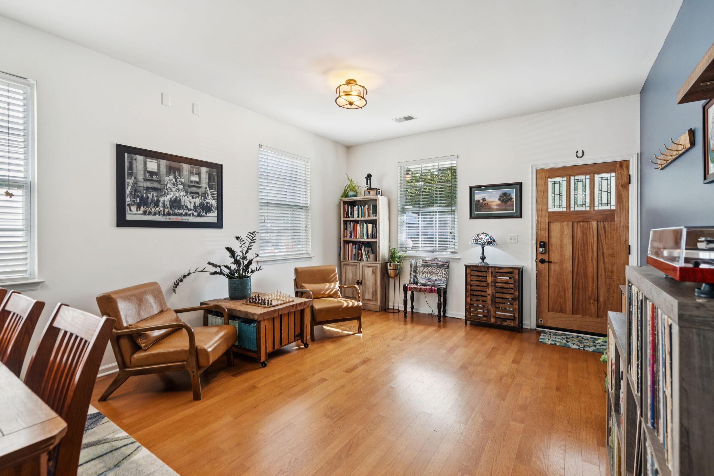 1516 Royal Colony Road