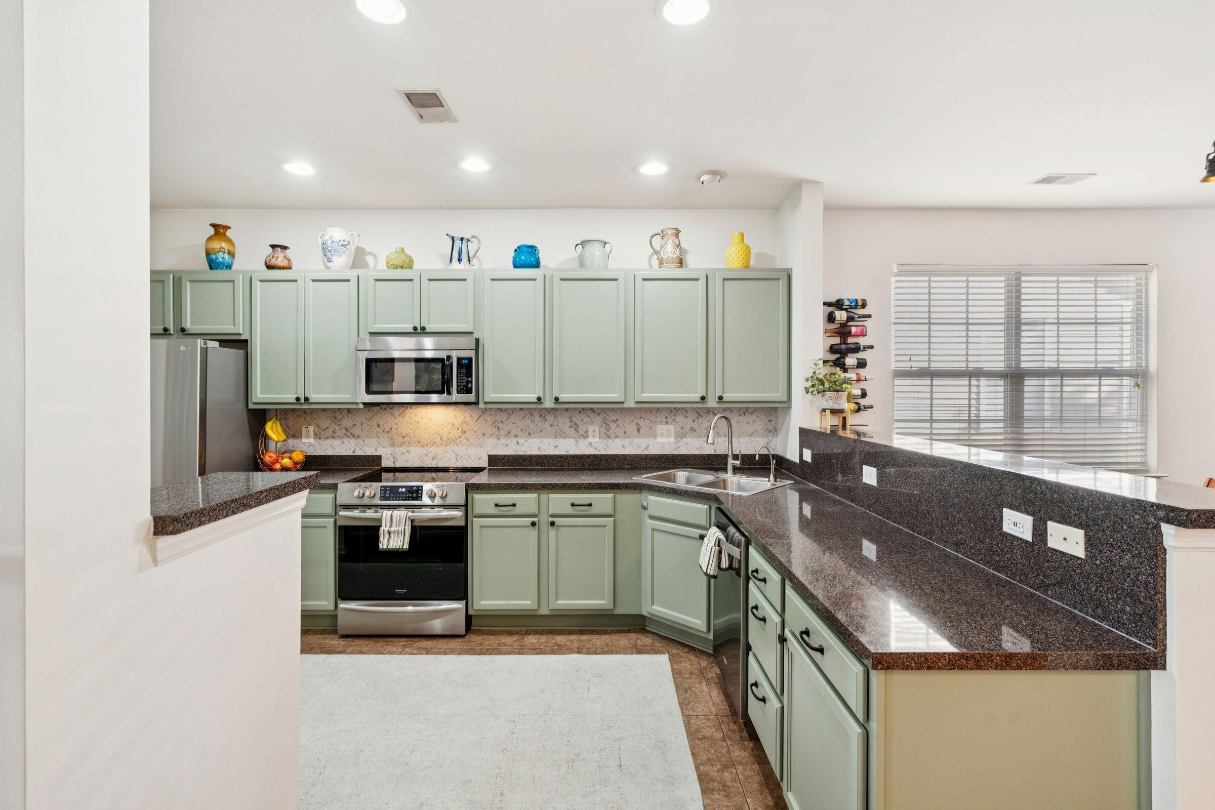 1516 Royal Colony Road