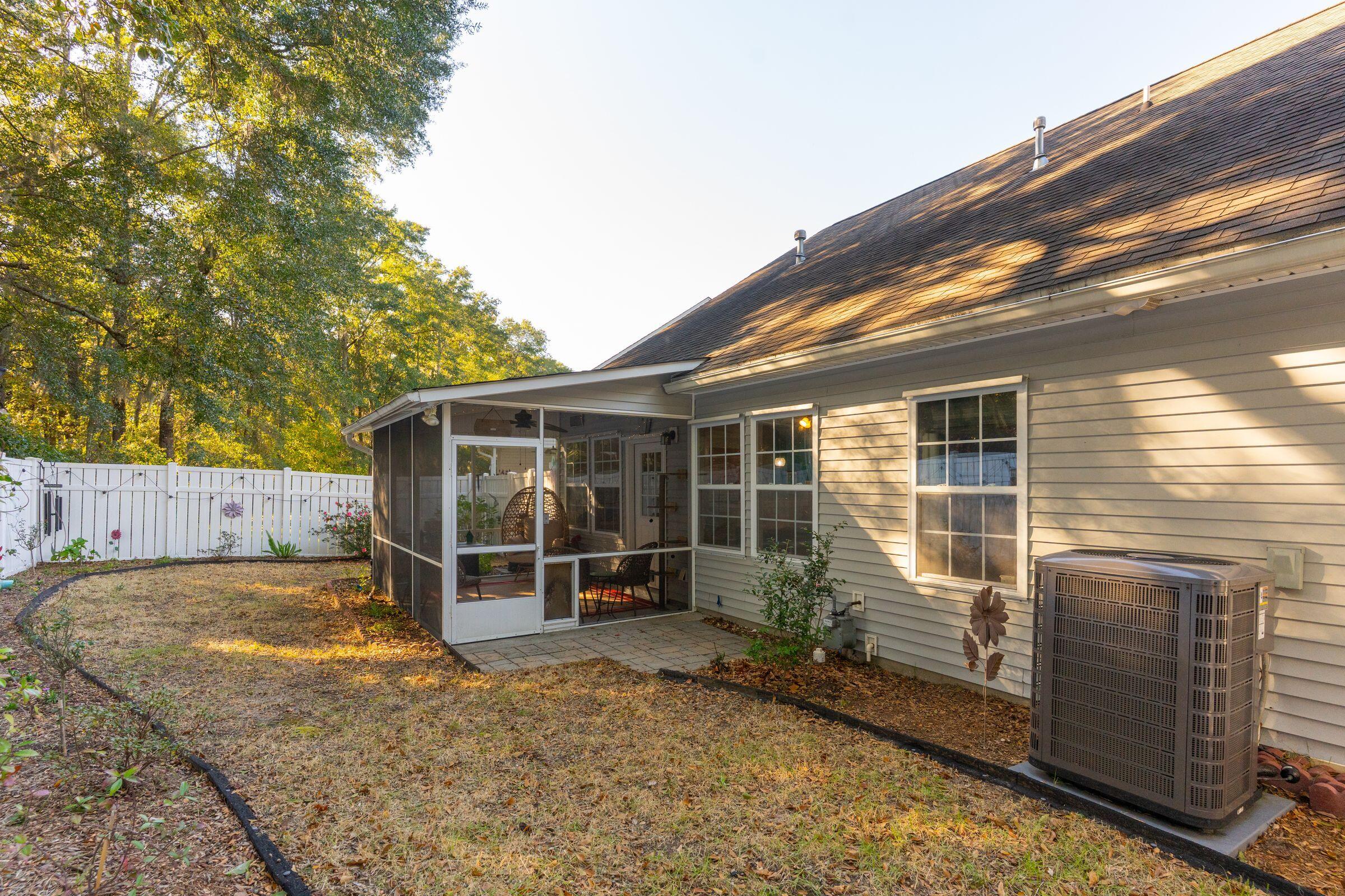 1652 Saint Johns Parrish Way