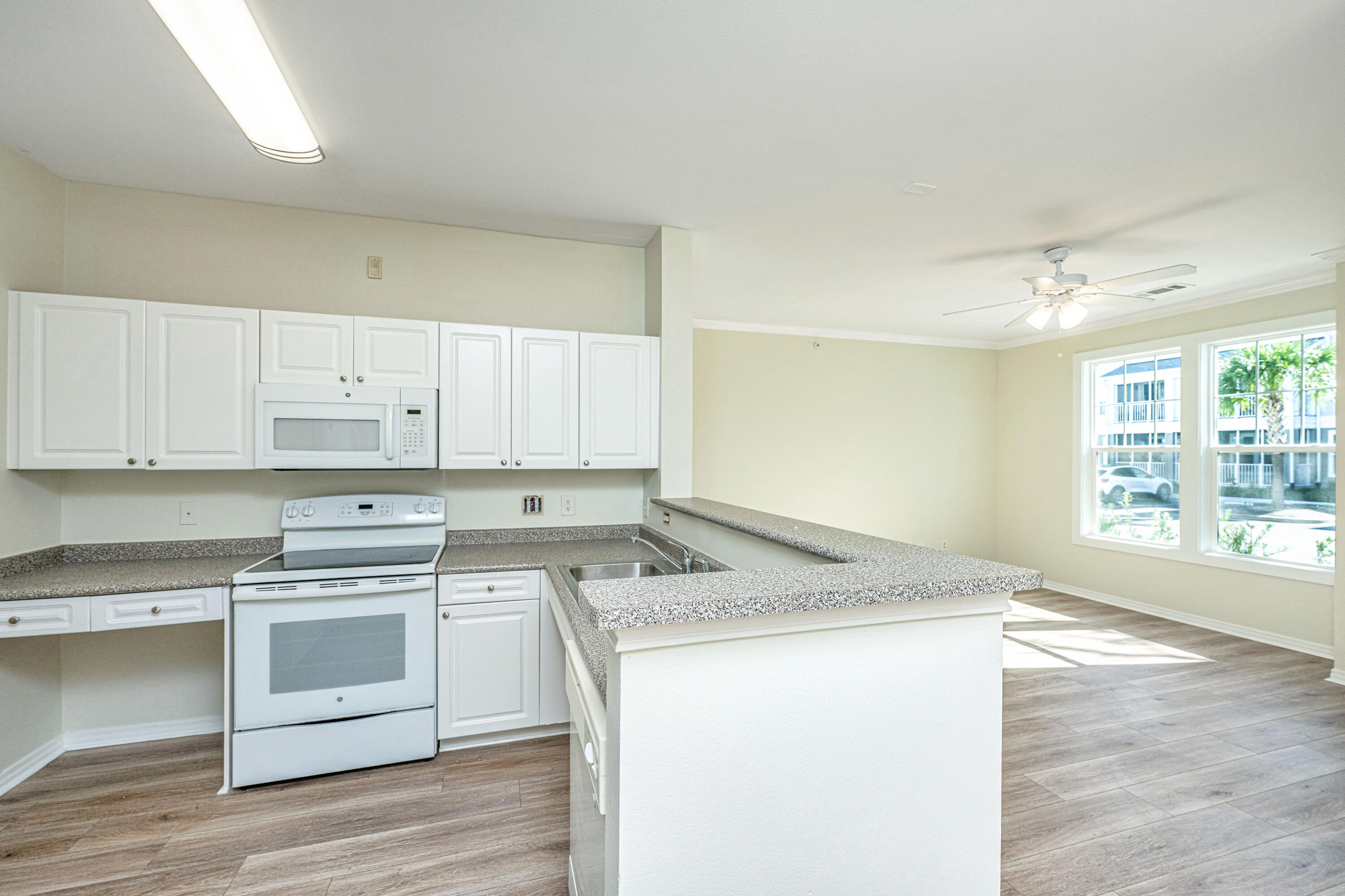 130 River Landing Drive # 3113