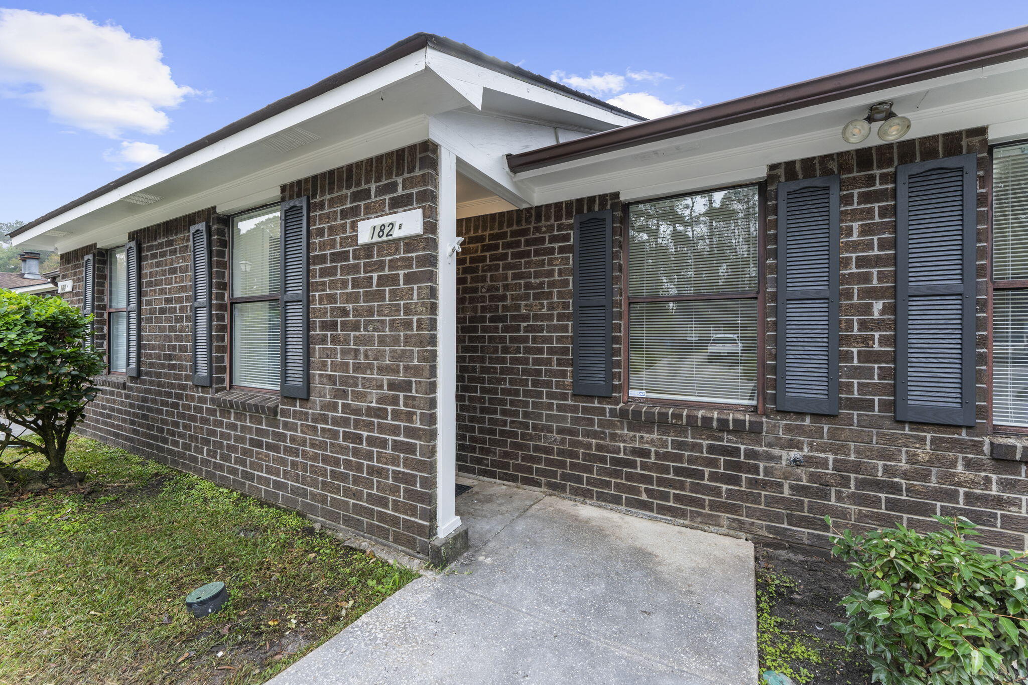 182 Dorchester Manor Boulevard Unit: A&B