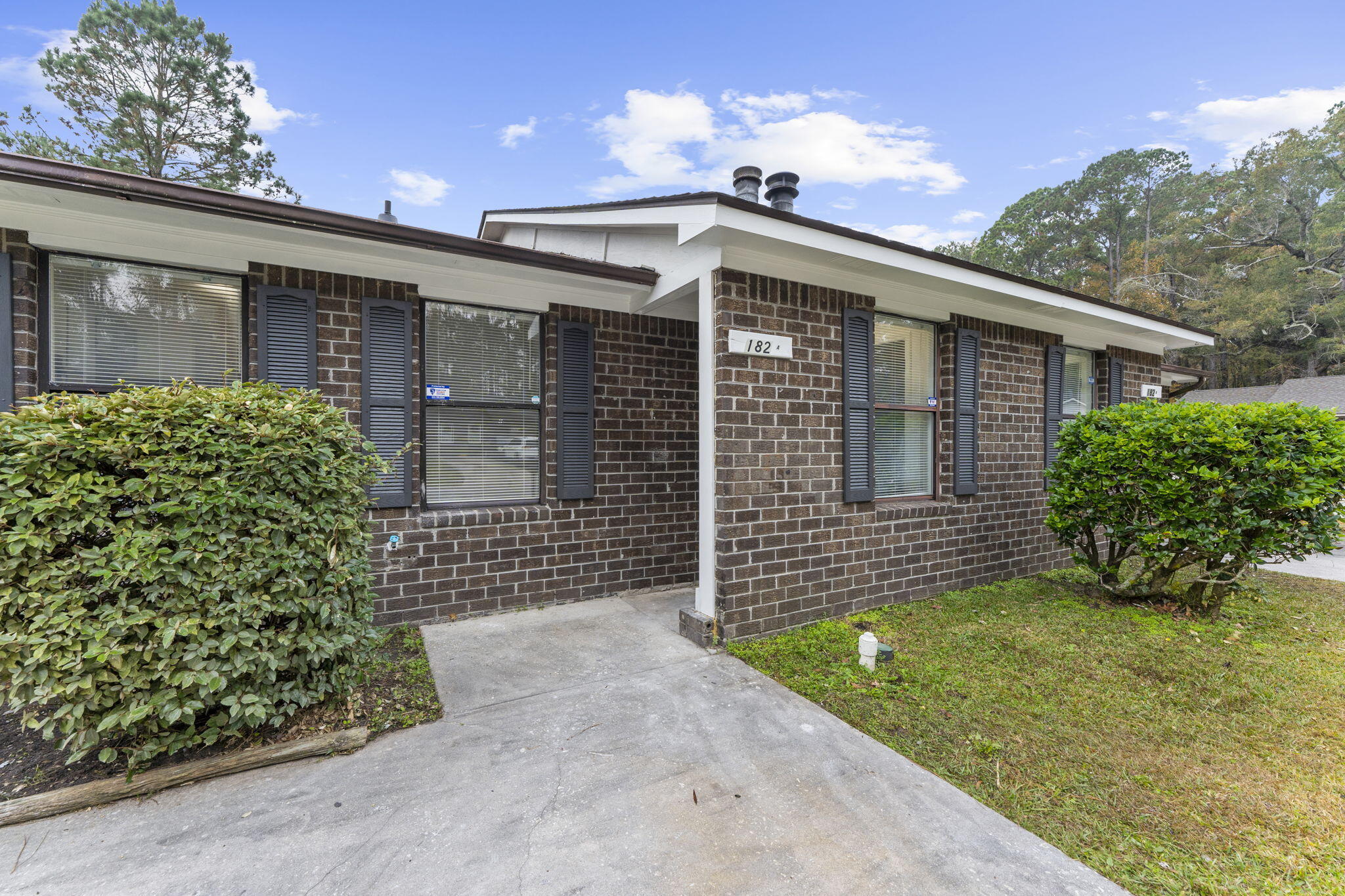 182 Dorchester Manor Boulevard Unit: A&B