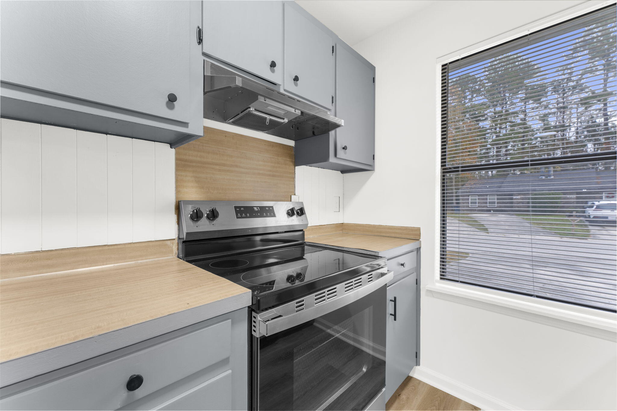 182 Dorchester Manor Boulevard Unit: A&B