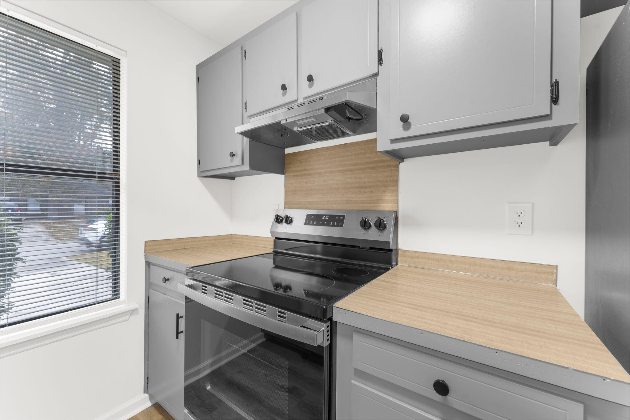 182 Dorchester Manor Boulevard Unit: A&B