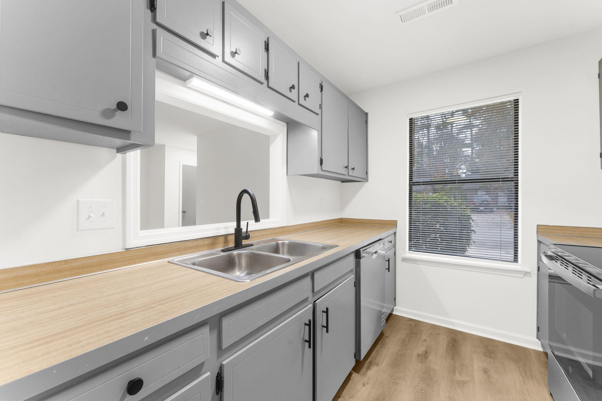 182 Dorchester Manor Boulevard Unit: A&B