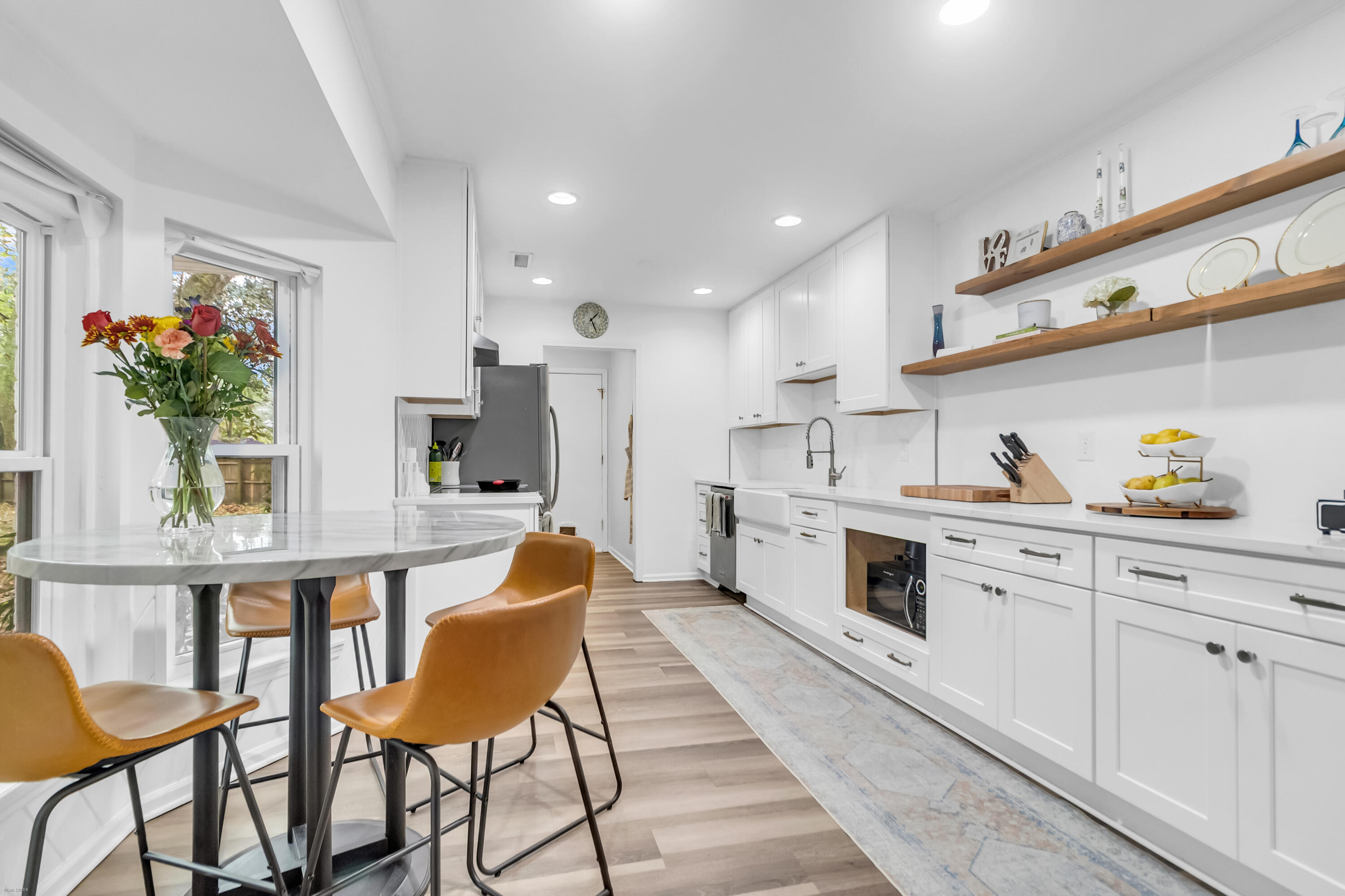 18 Hillcreek Boulevard